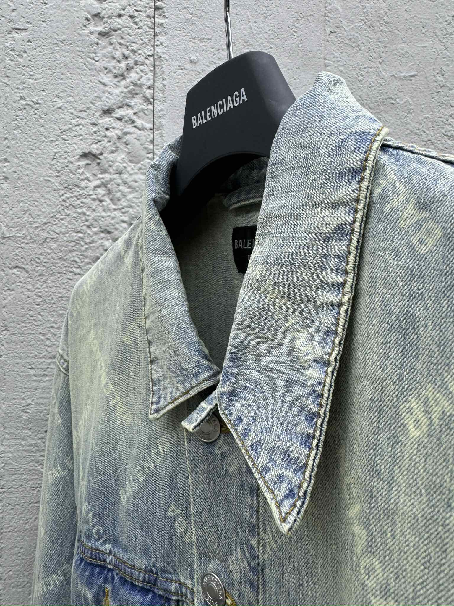Balenciaga 满印牛仔外套 8
