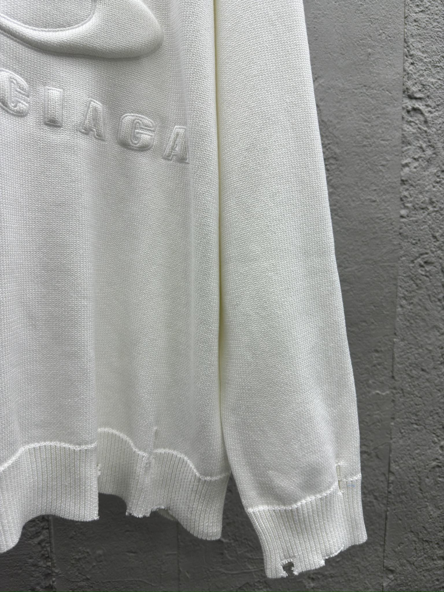 Balenciaga 立体章仔毛衣 7