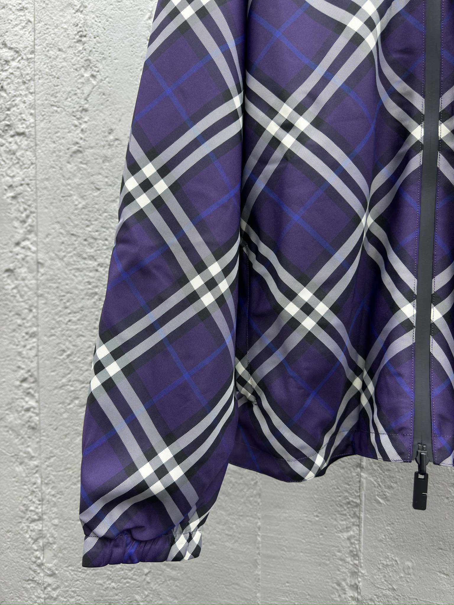 Burberry 斜纹格子双面穿外套 8