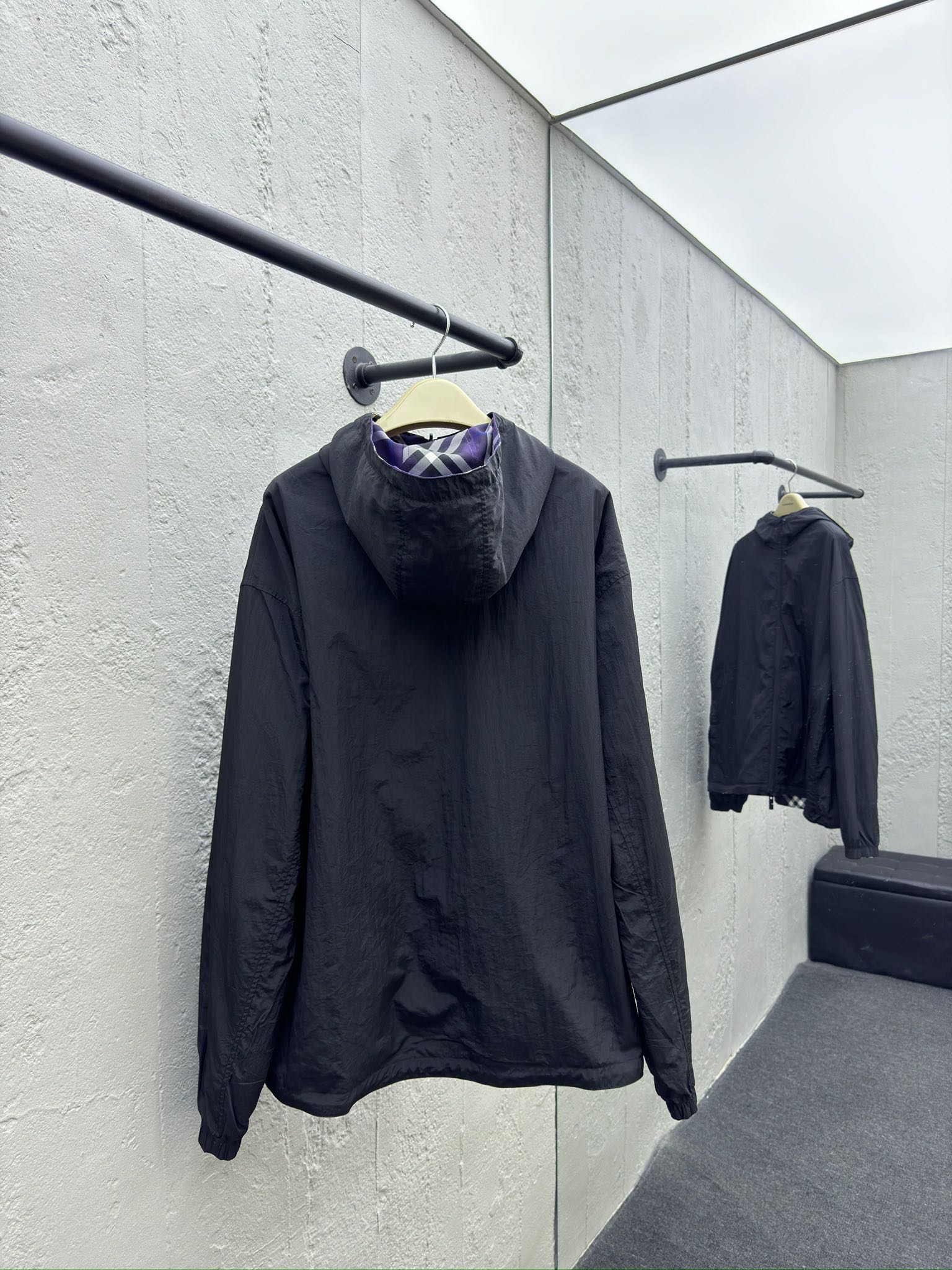 Burberry 斜纹格子双面穿外套 4