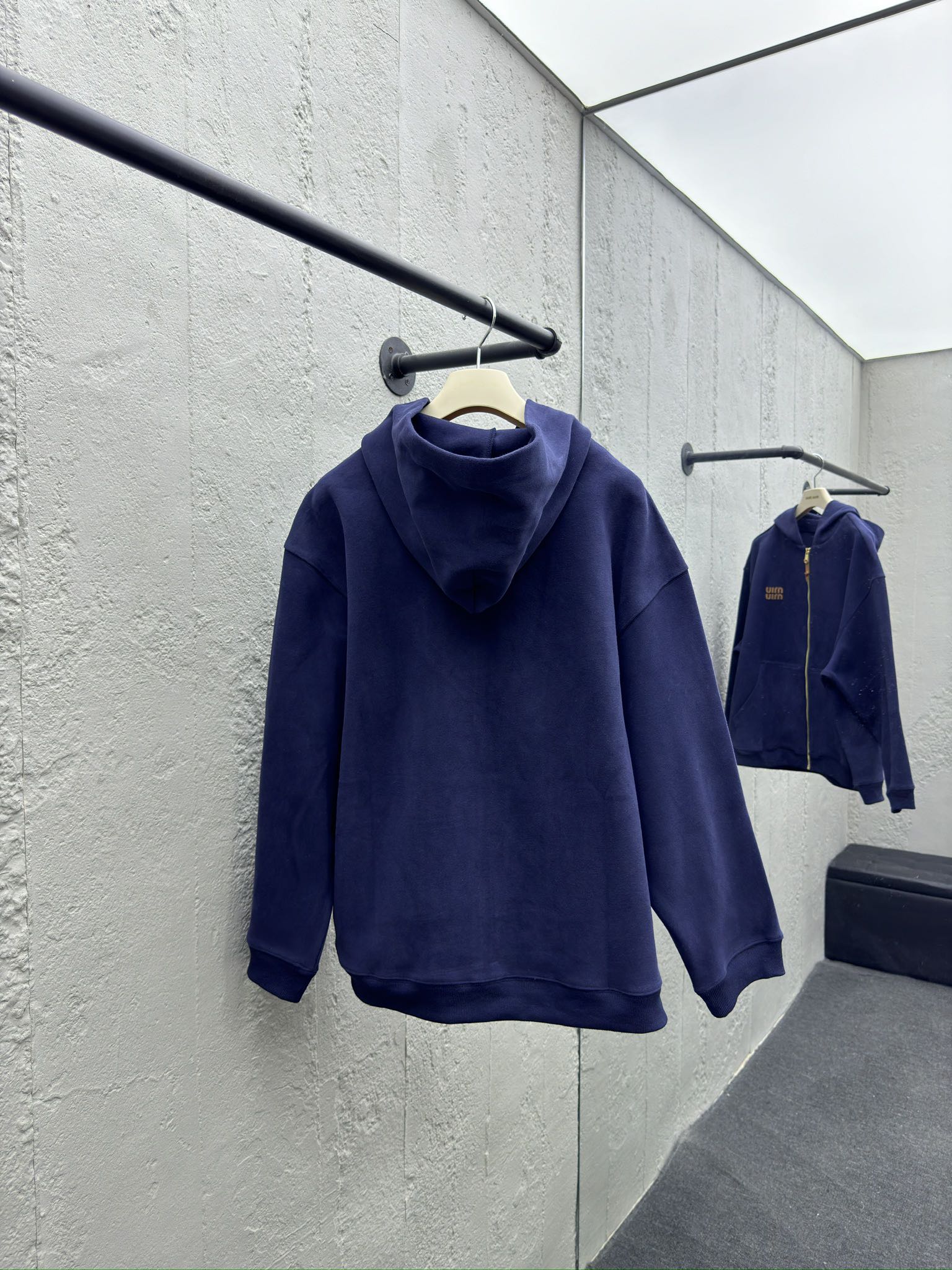 MIUMIU徽标连帽外套 2