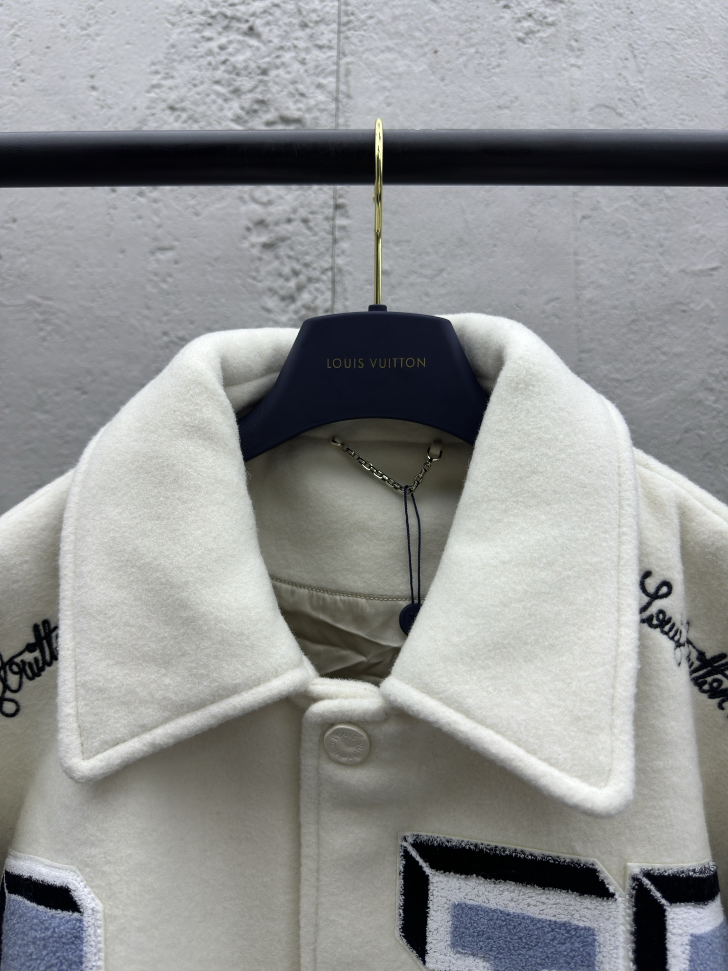 LOUIS VUITTON 兔八哥毛尼棒球服外套 3