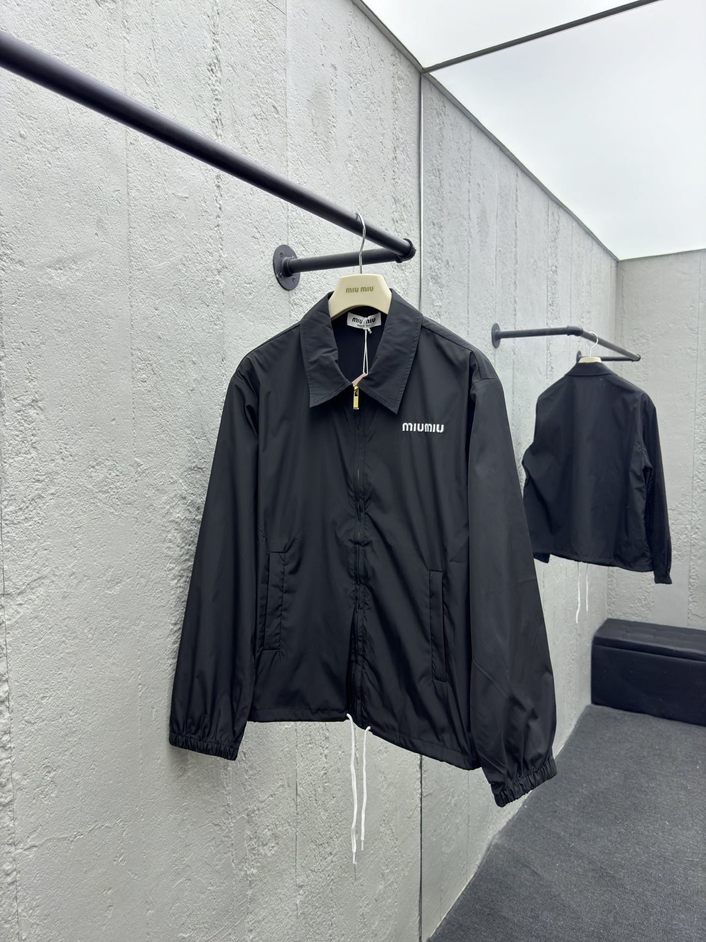 MIUMIU刺绣徽标夹克