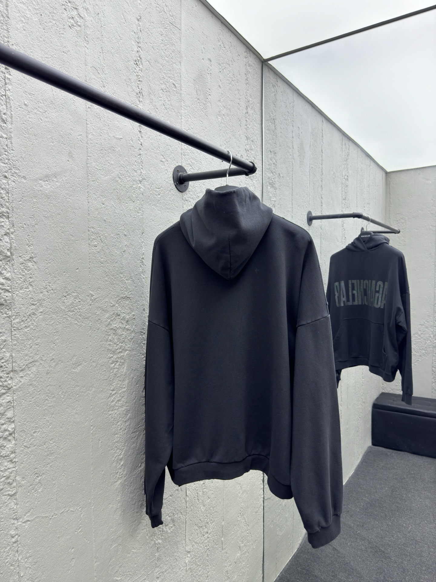 Balenciaga Cracked Letter Logo Hoodie - Bag 2