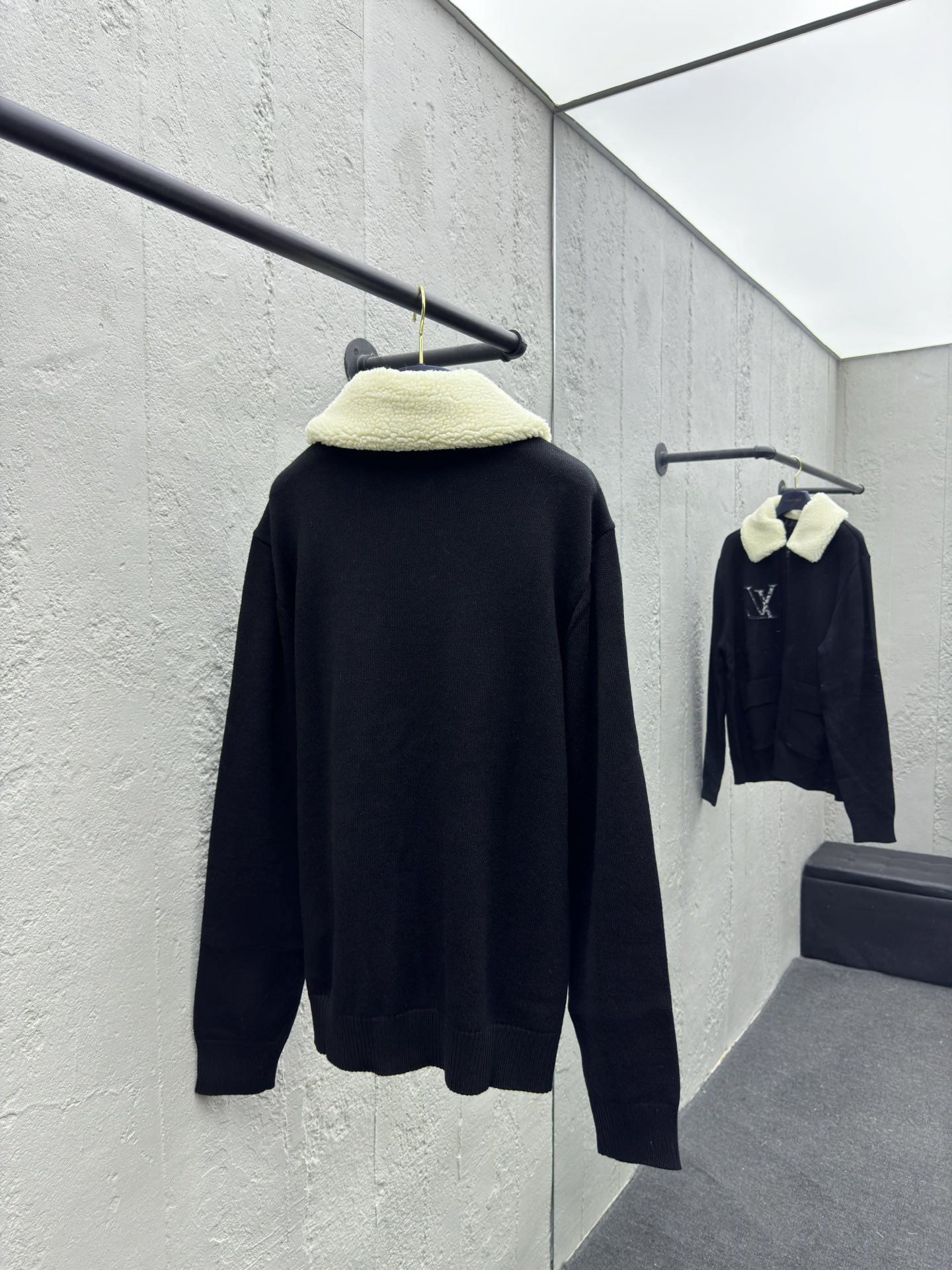 LOUIS VUITTON 毛领毛织拉链外套 2