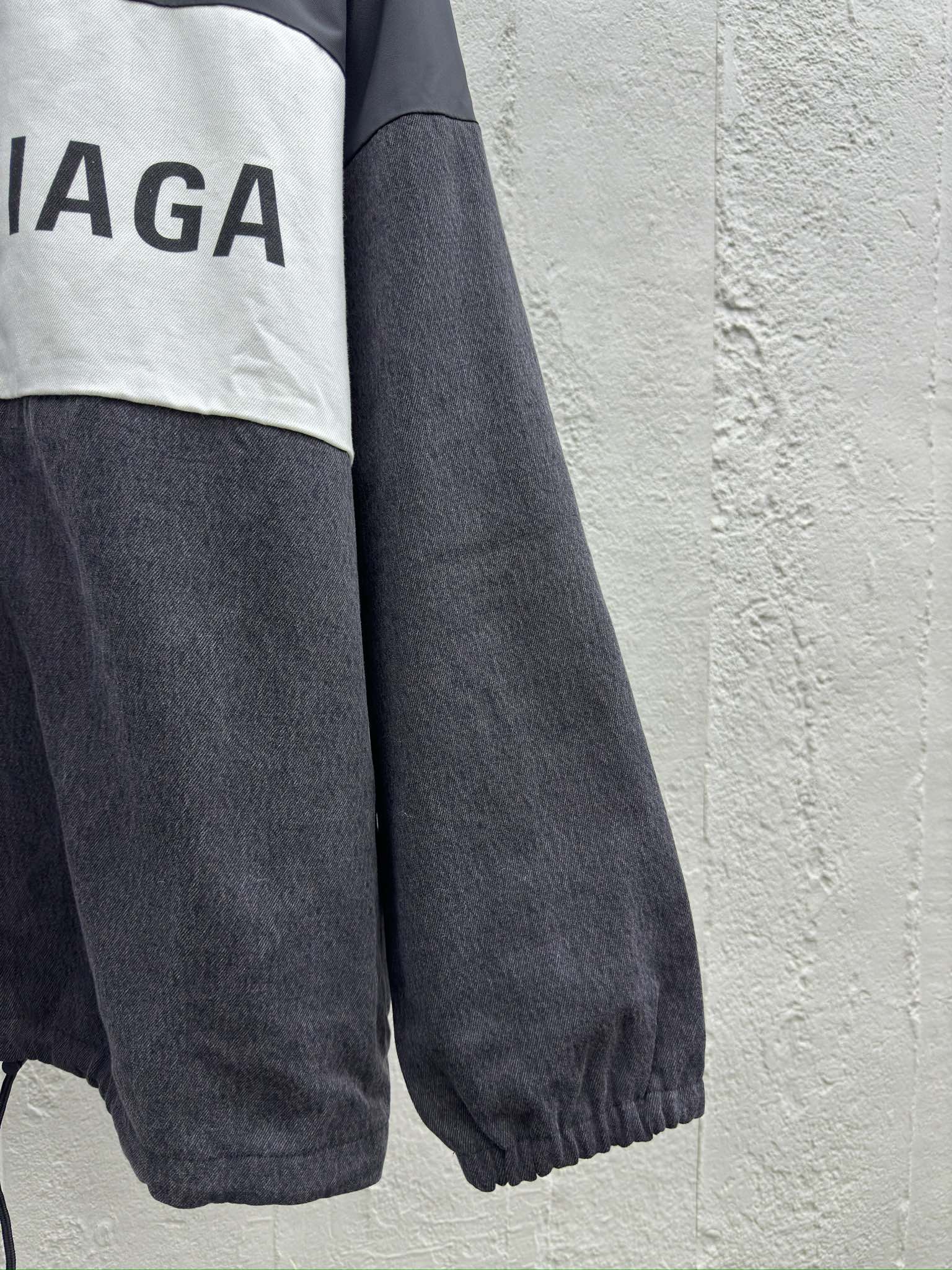 Balenciaga 撞色拼接冲锋衣外套 7