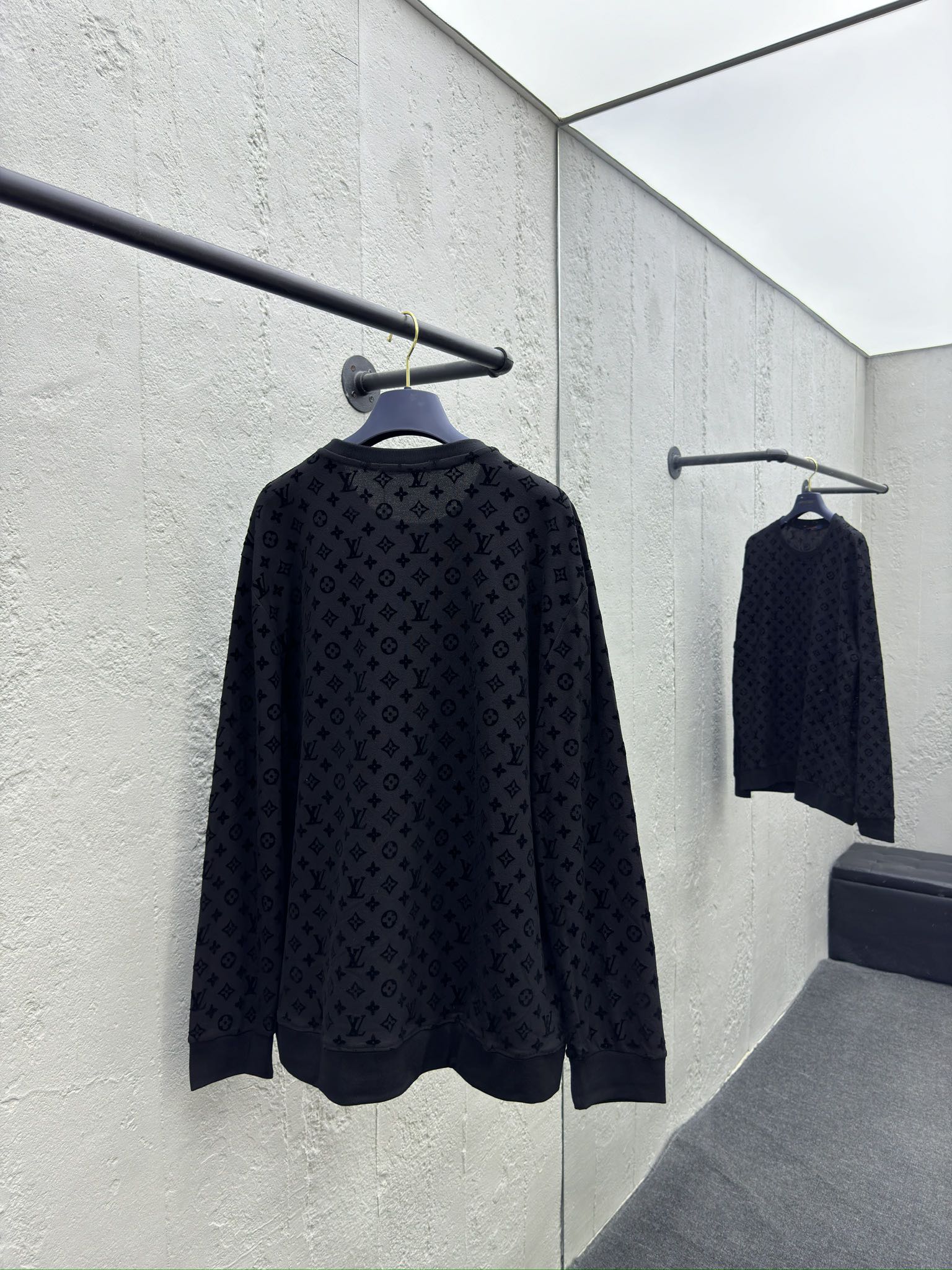 LOUIS VUITTON 老花满印植绒卫衣 2