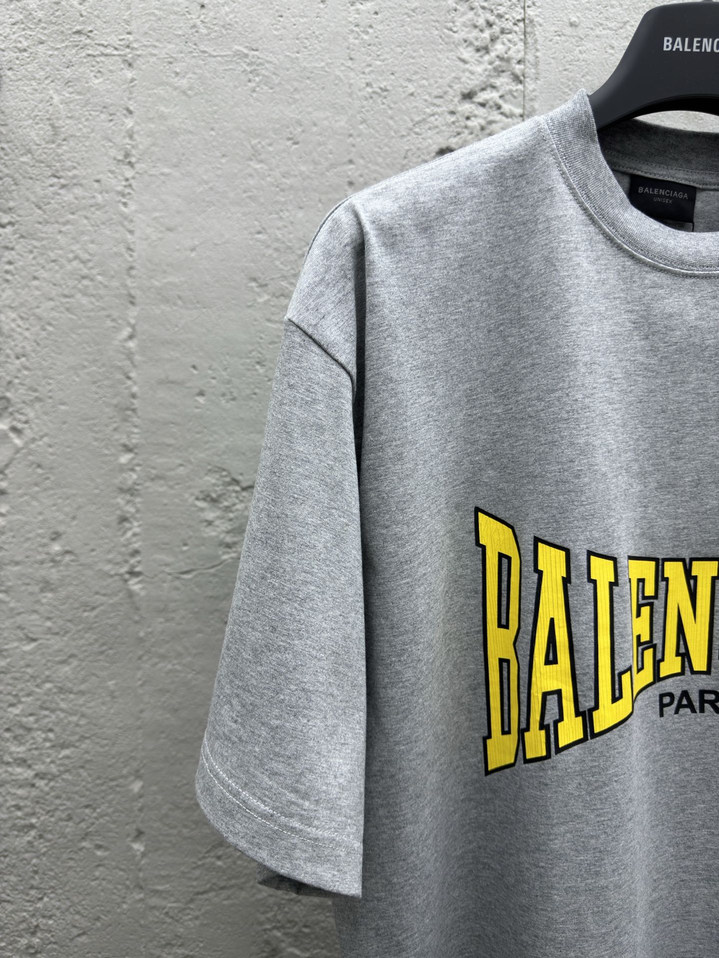 Balenciaga 破裂纹字母短袖 4