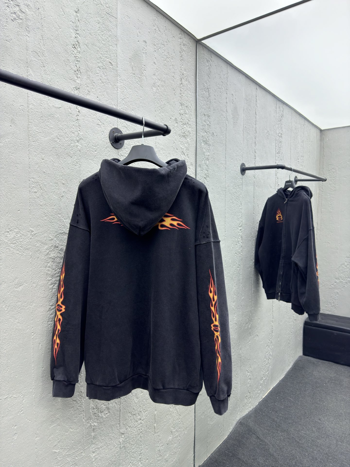 Balenciaga 火焰双环拉链外套 2