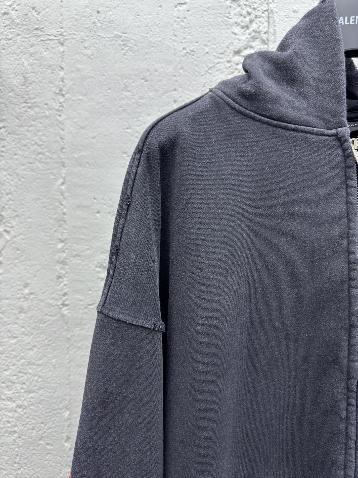 Balenciaga 火焰双环拉链外套 4