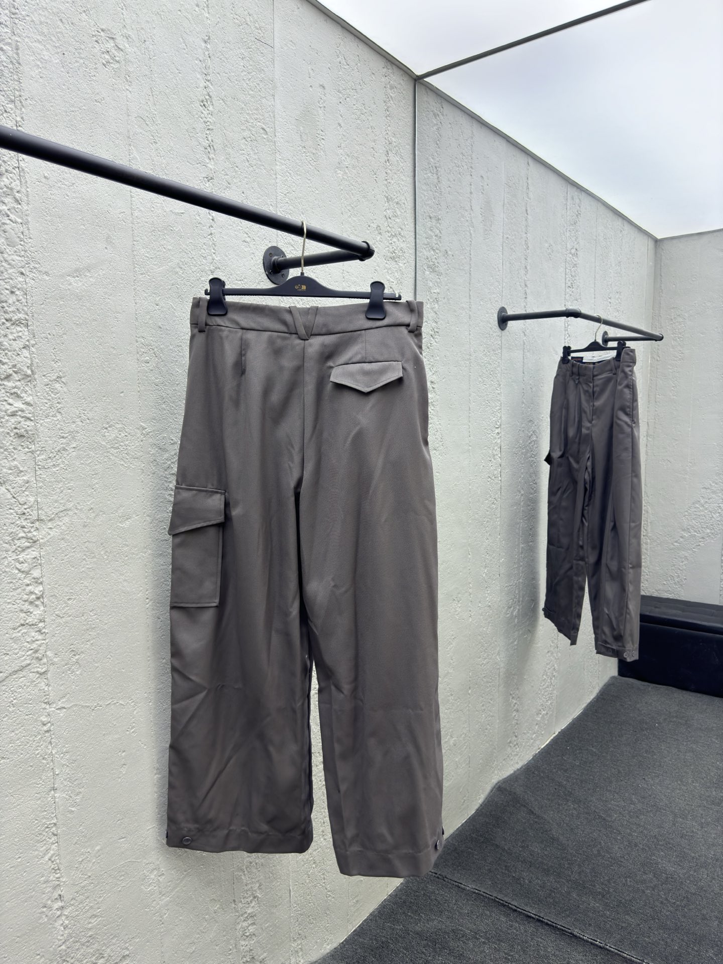 LOUIS VUITTON 宽松阔腿长裤 2