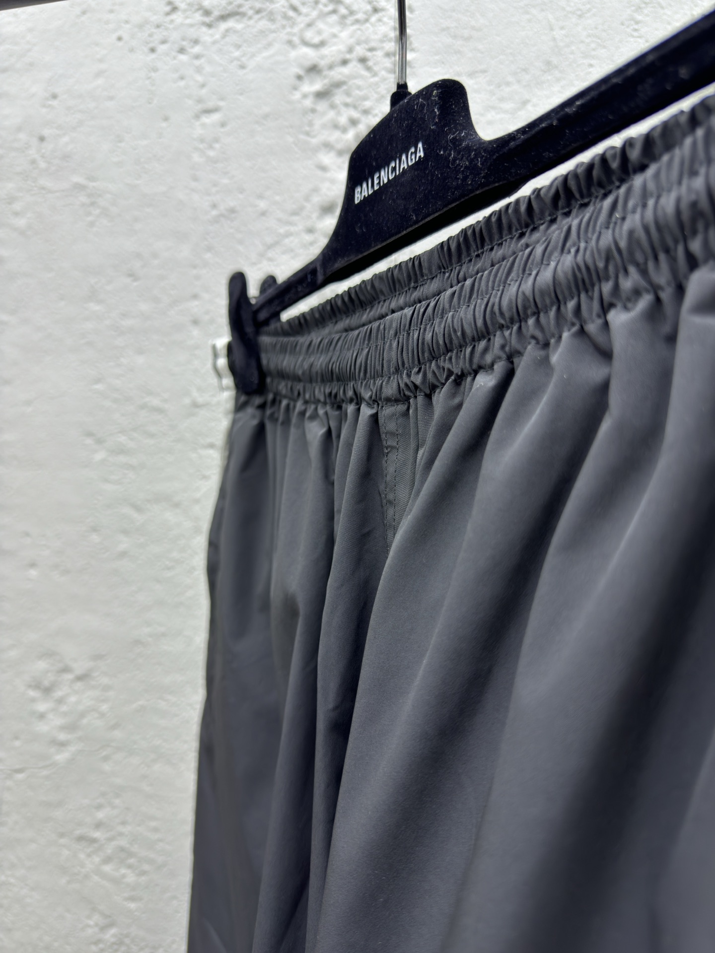 Balenciaga x Trefoil Collaboration Shorts - Clothes 8