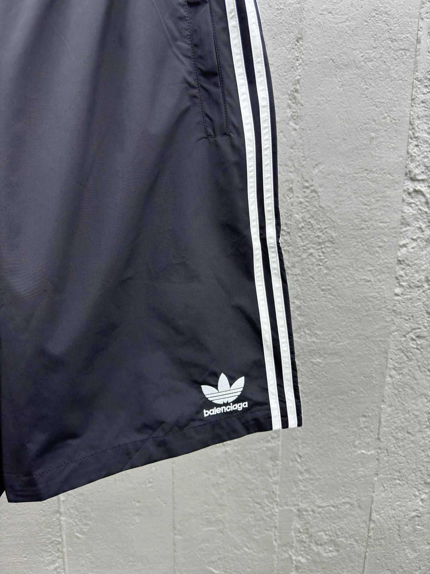Balenciaga x Trefoil Collaboration Shorts - Clothes 7