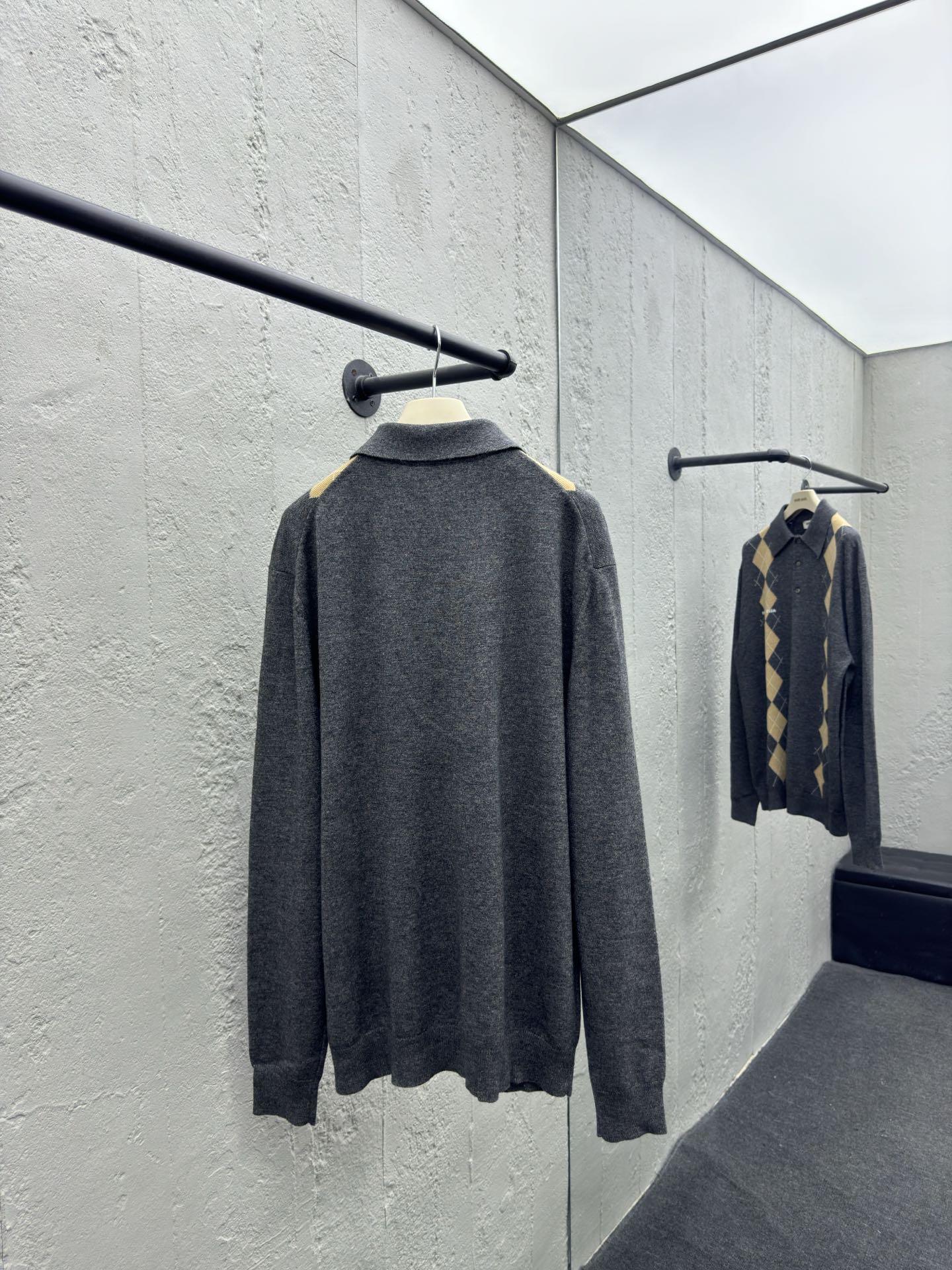 缪缪 Miu Miu 高级成衣风衣外套及大衣服饰 #32F4DA89 2