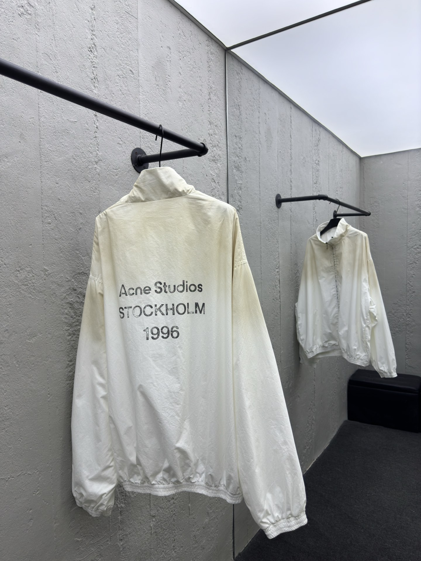 Acne Studios 水洗做旧背后字母夹克外套 2