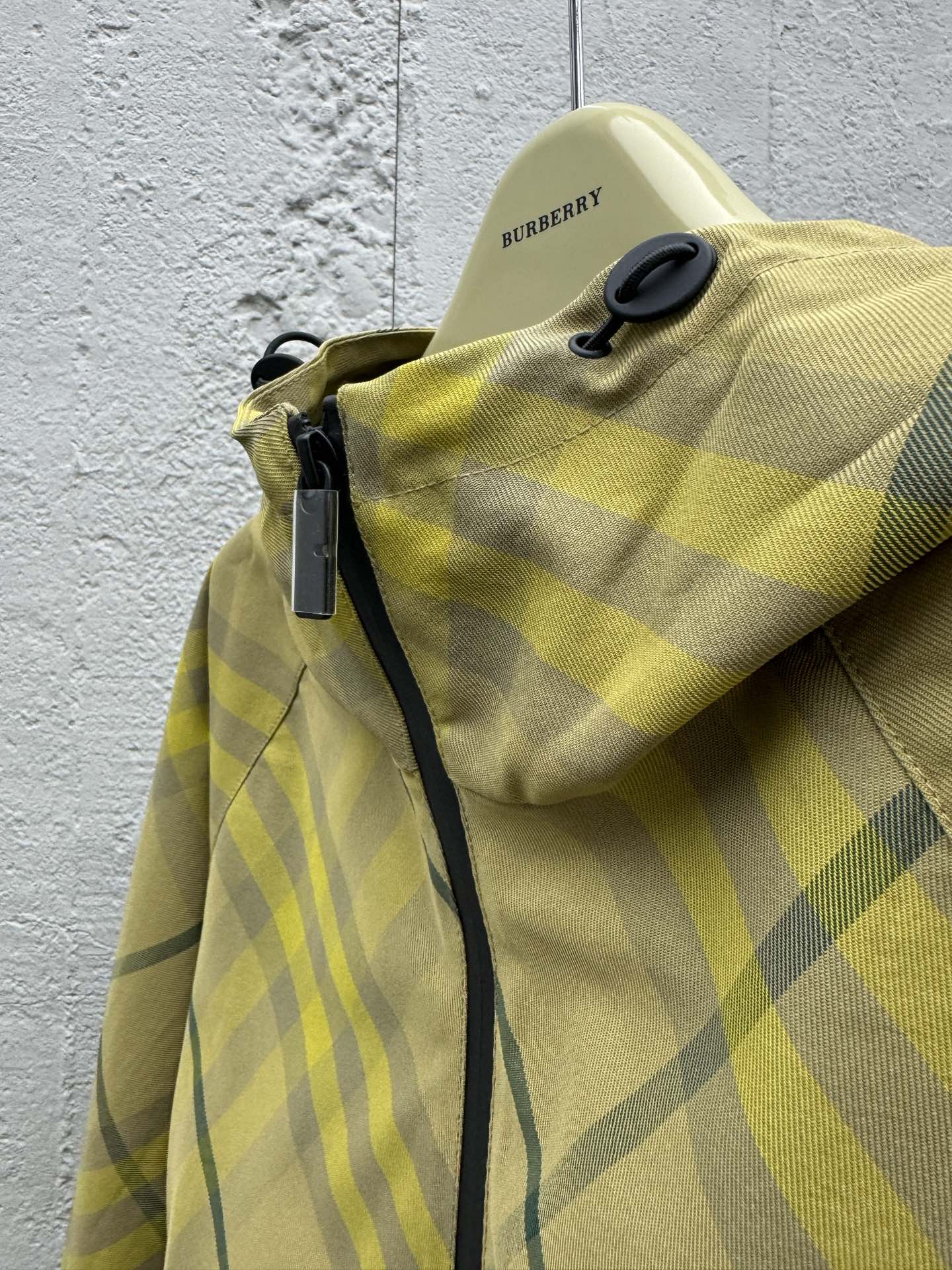 BURBERRY 斜纹拼接收腰外套 8