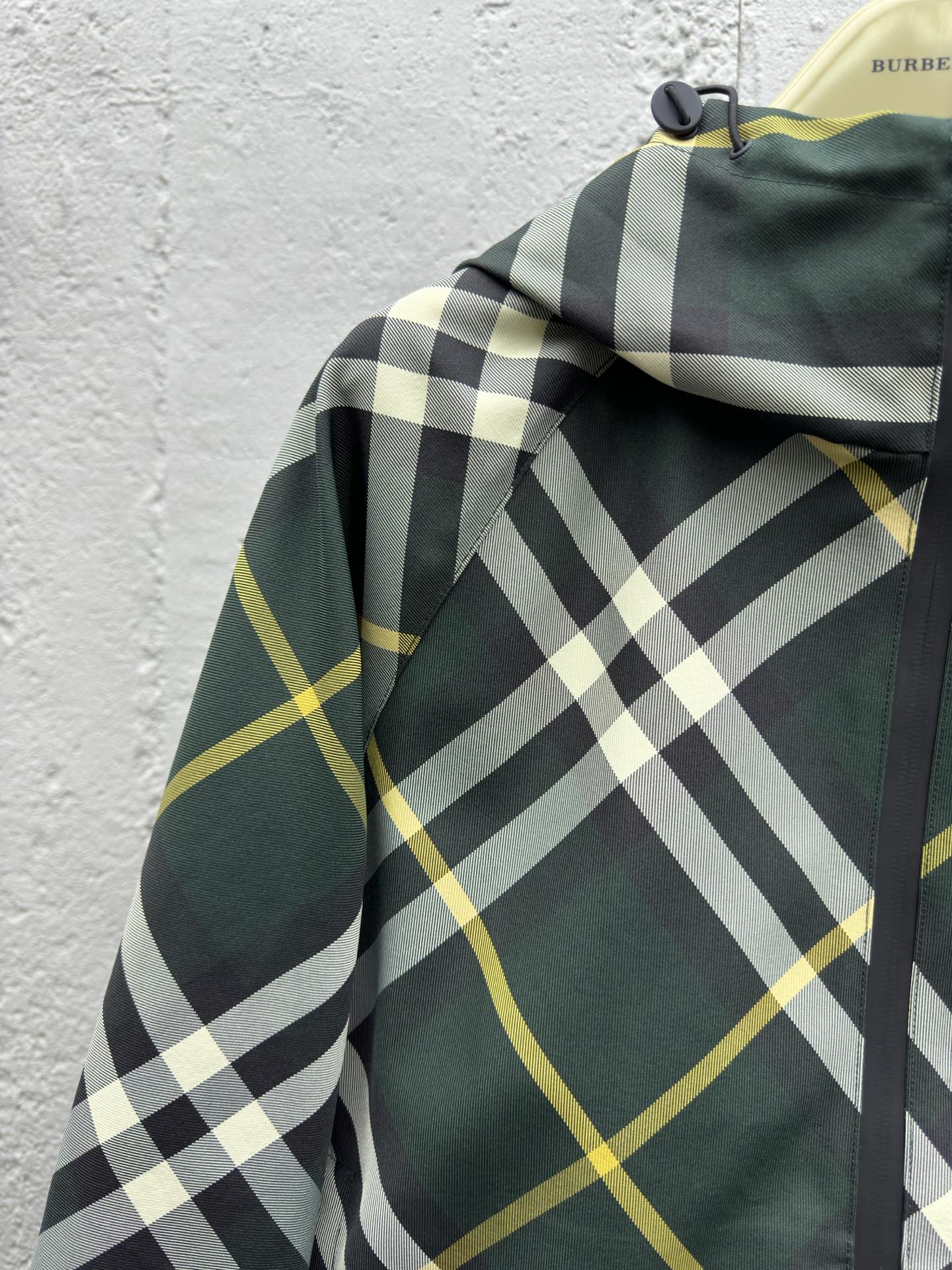BURBERRY 斜纹拼接收腰外套 4