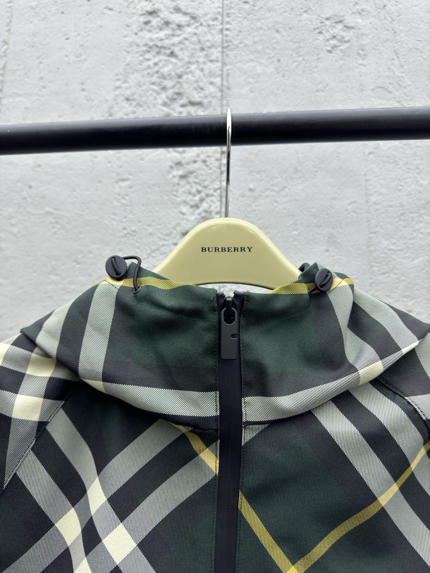 BURBERRY 斜纹拼接收腰外套 3