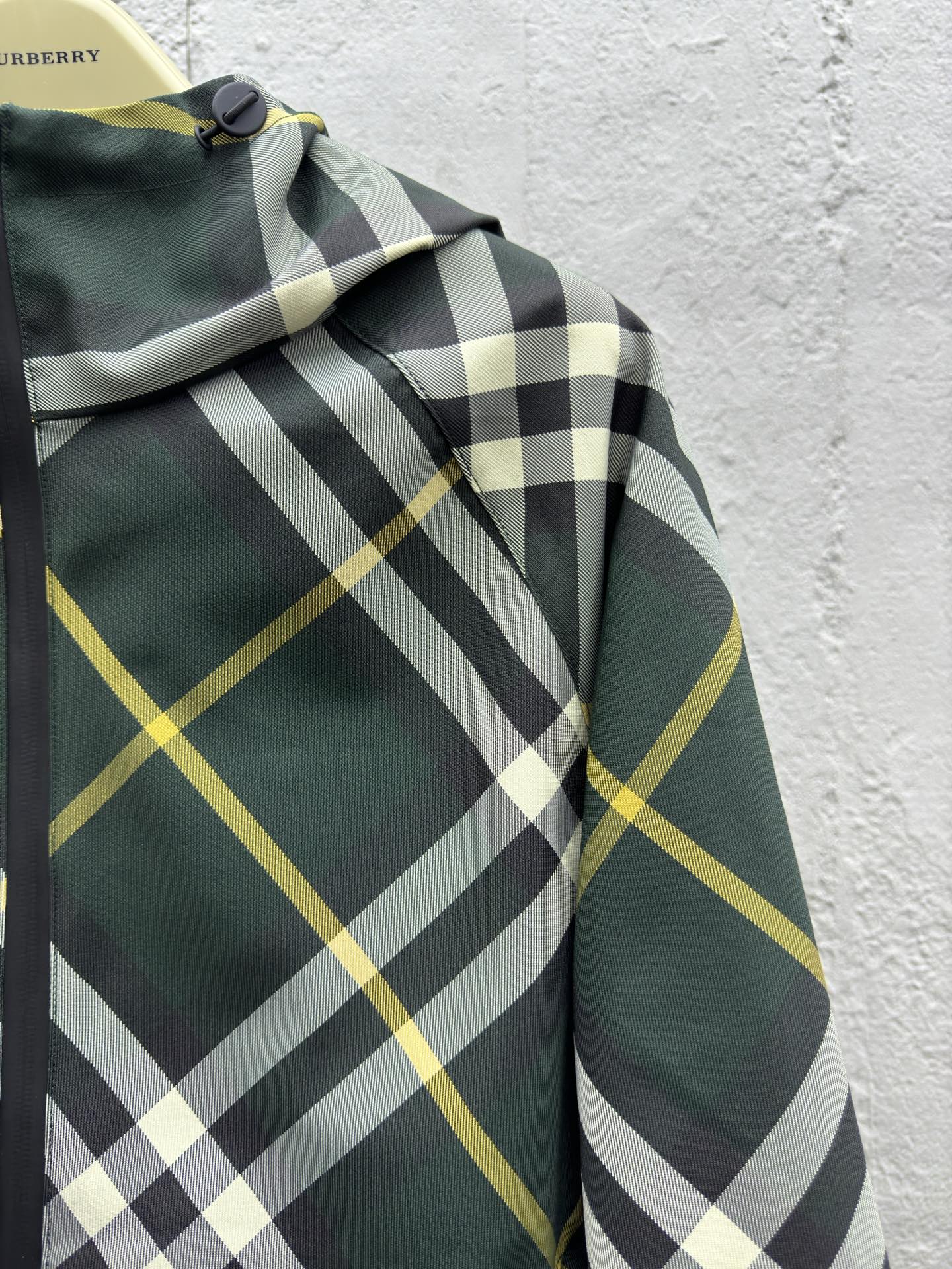 BURBERRY 斜纹拼接收腰外套 5