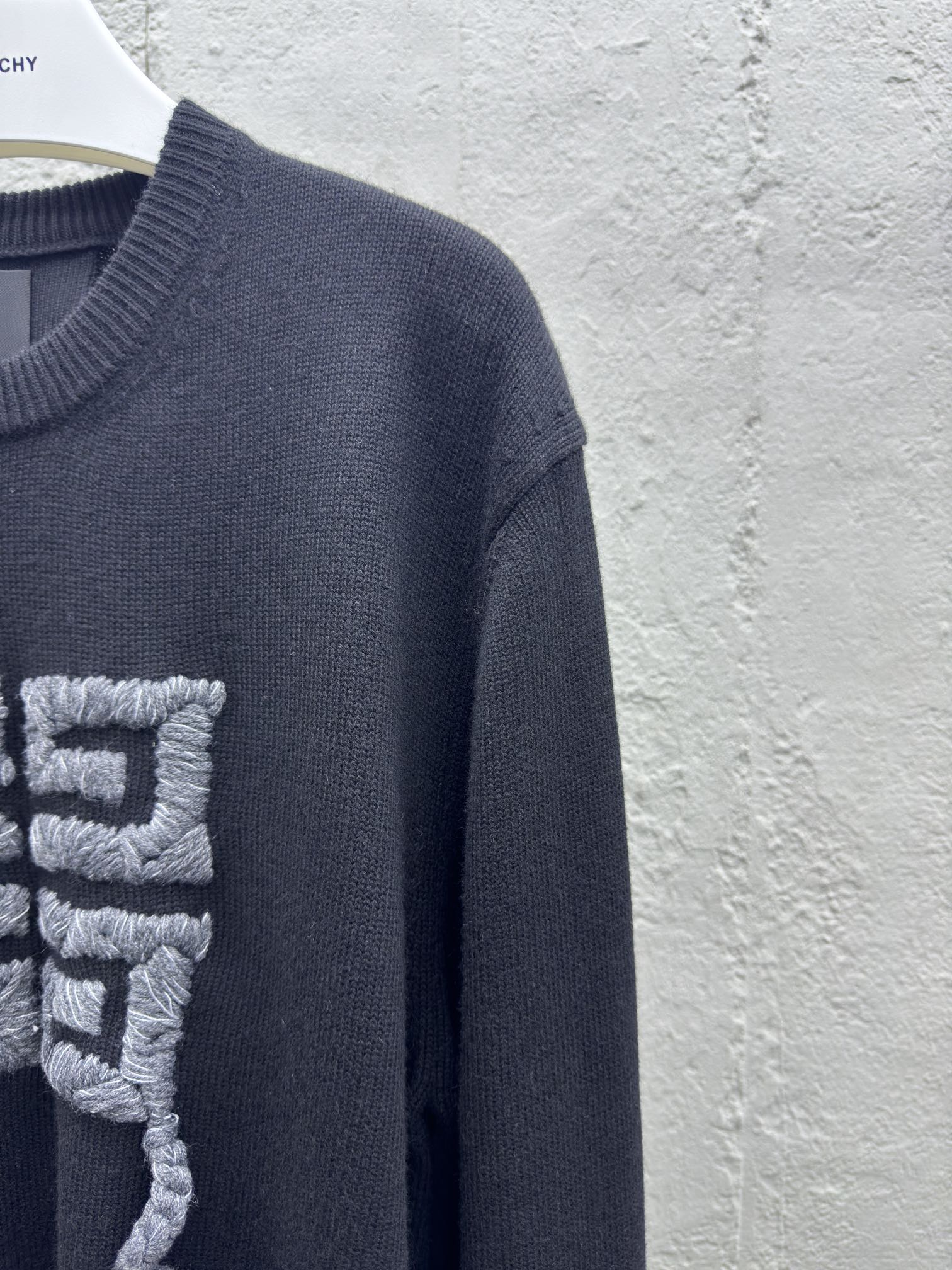 Givenchy 4G辫子针织毛衣 5