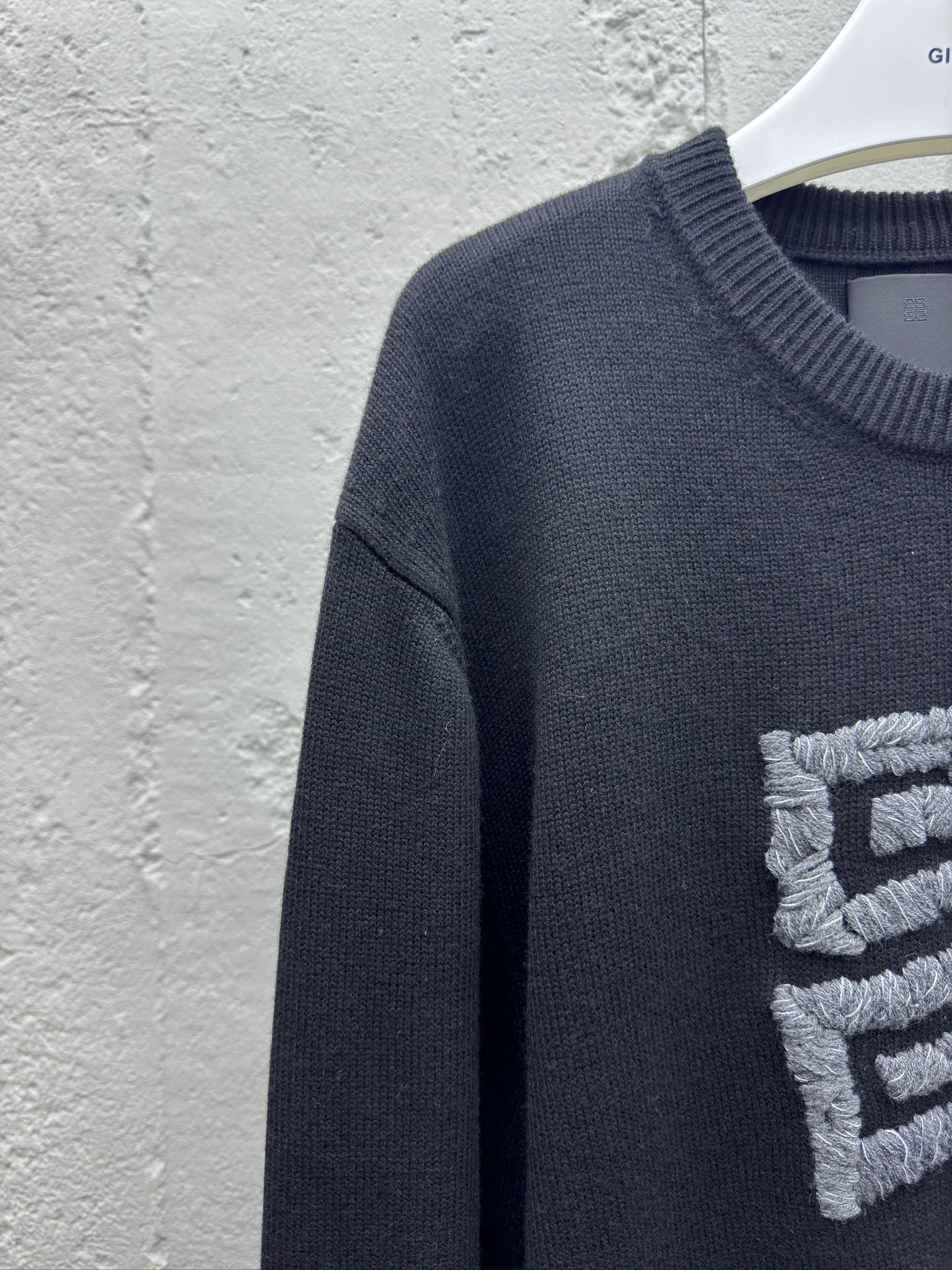 Givenchy 4G辫子针织毛衣 4