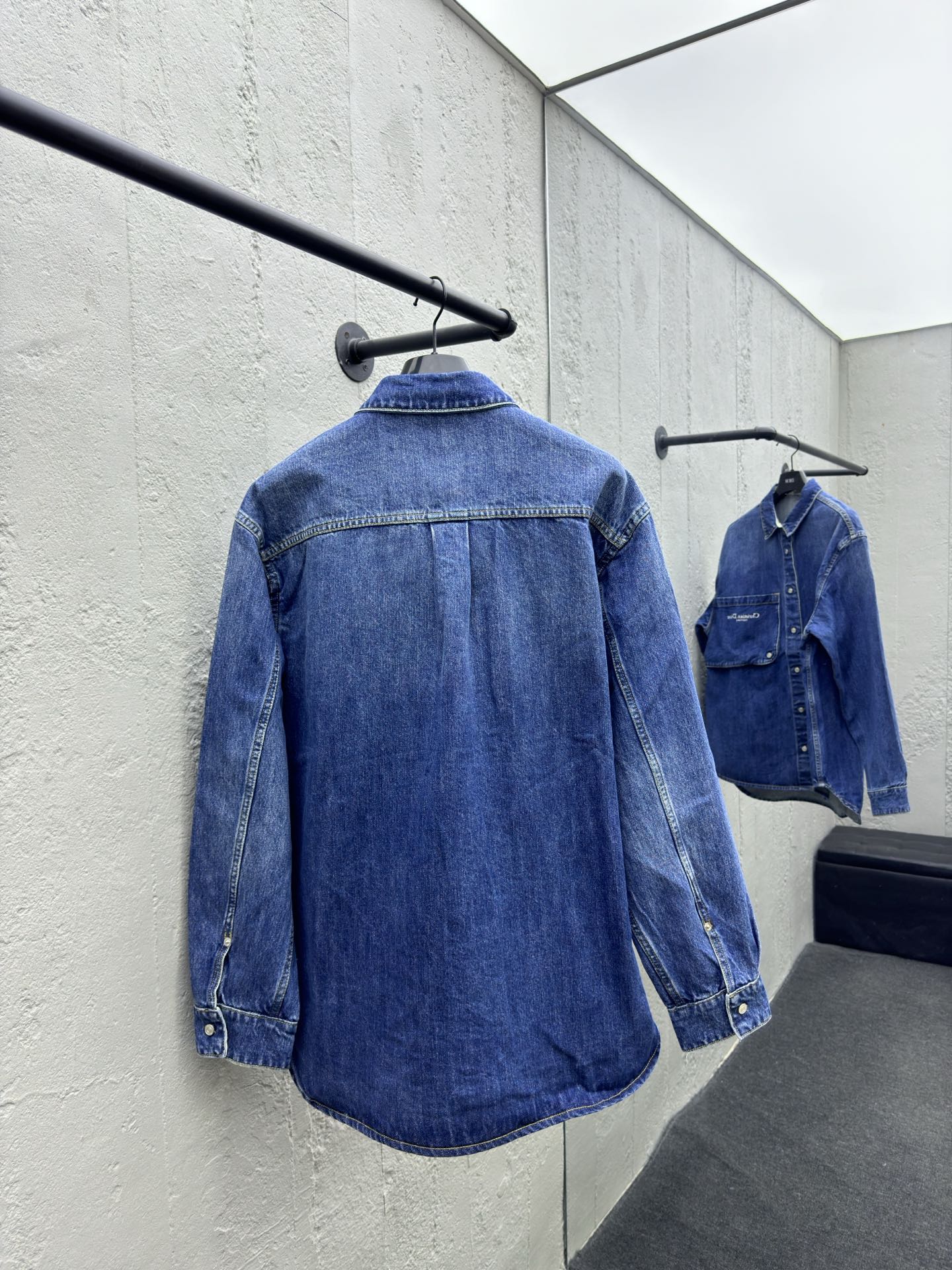 DIOR 徽标刺绣牛仔外套 2