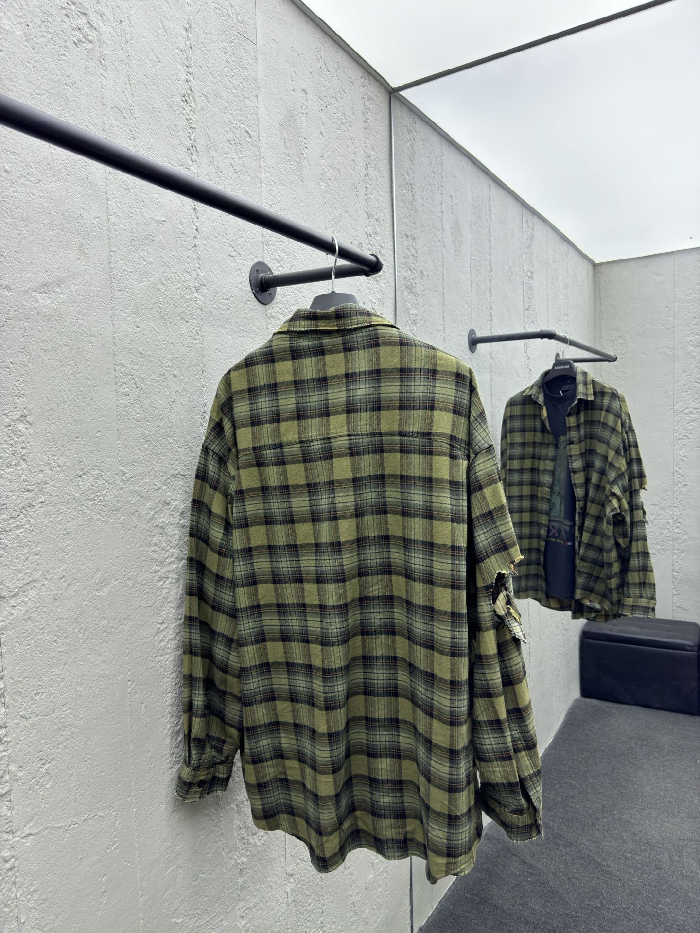 Balenciaga 自由印花加长袖衬衫真两件 2