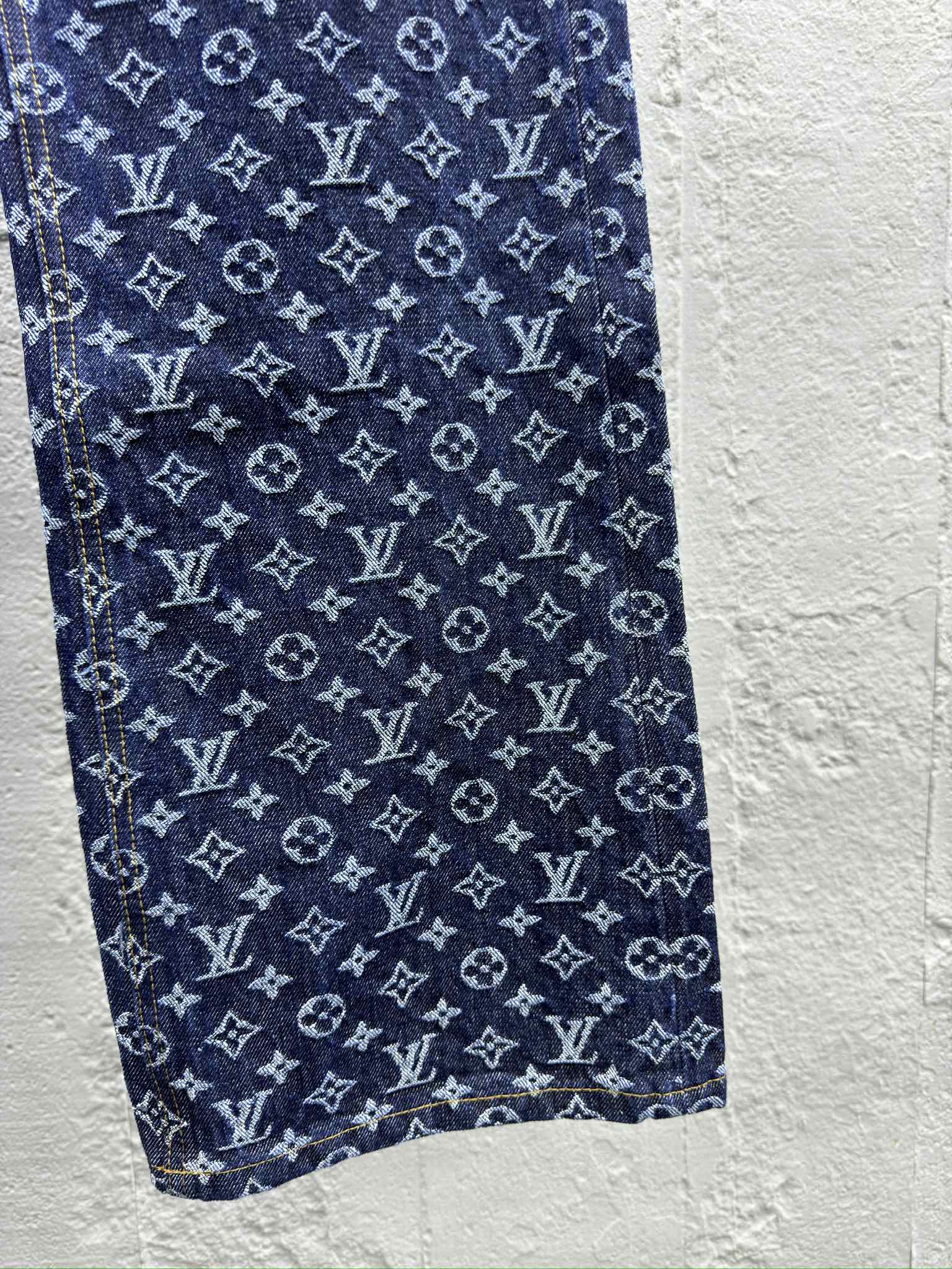 LOUIS VUITTON 珍珠扣提满印牛仔裤 7
