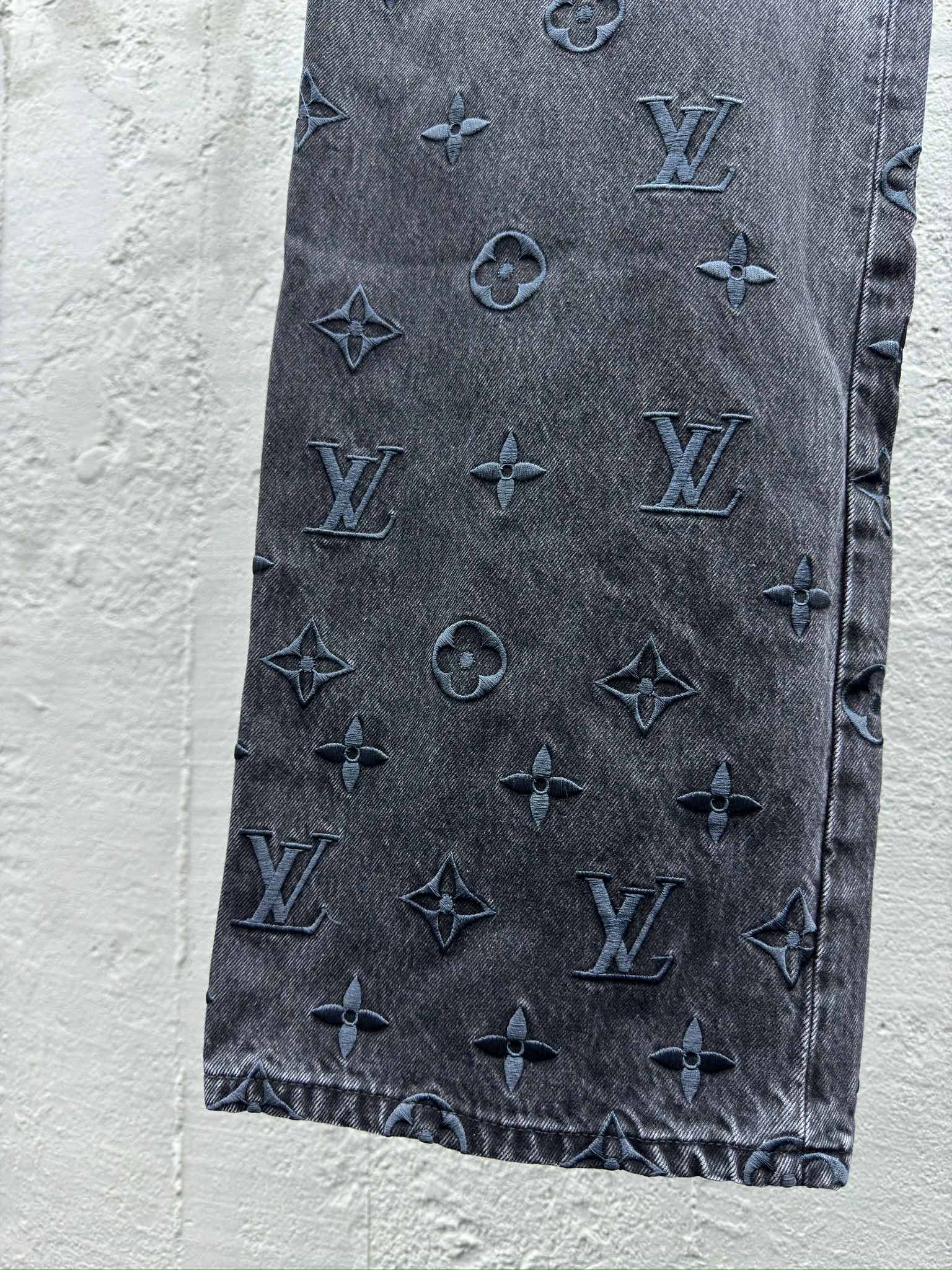 Louis Vuitton Haute Couture Haute Couture Ready-to-Wear Clothing Dress 6