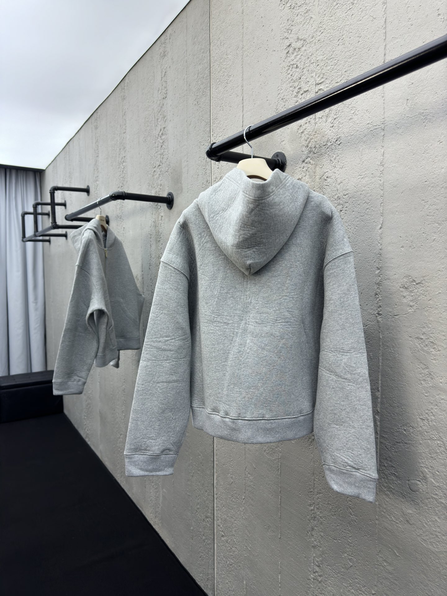 MIUMIU 徽标连帽拉链外套 2