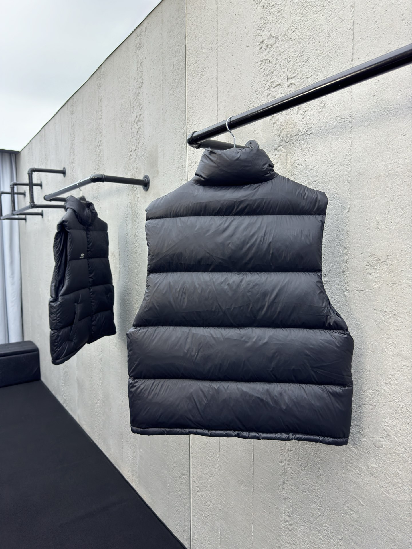 Balenciaga 滑雪系列 3M字母棉服马甲 2