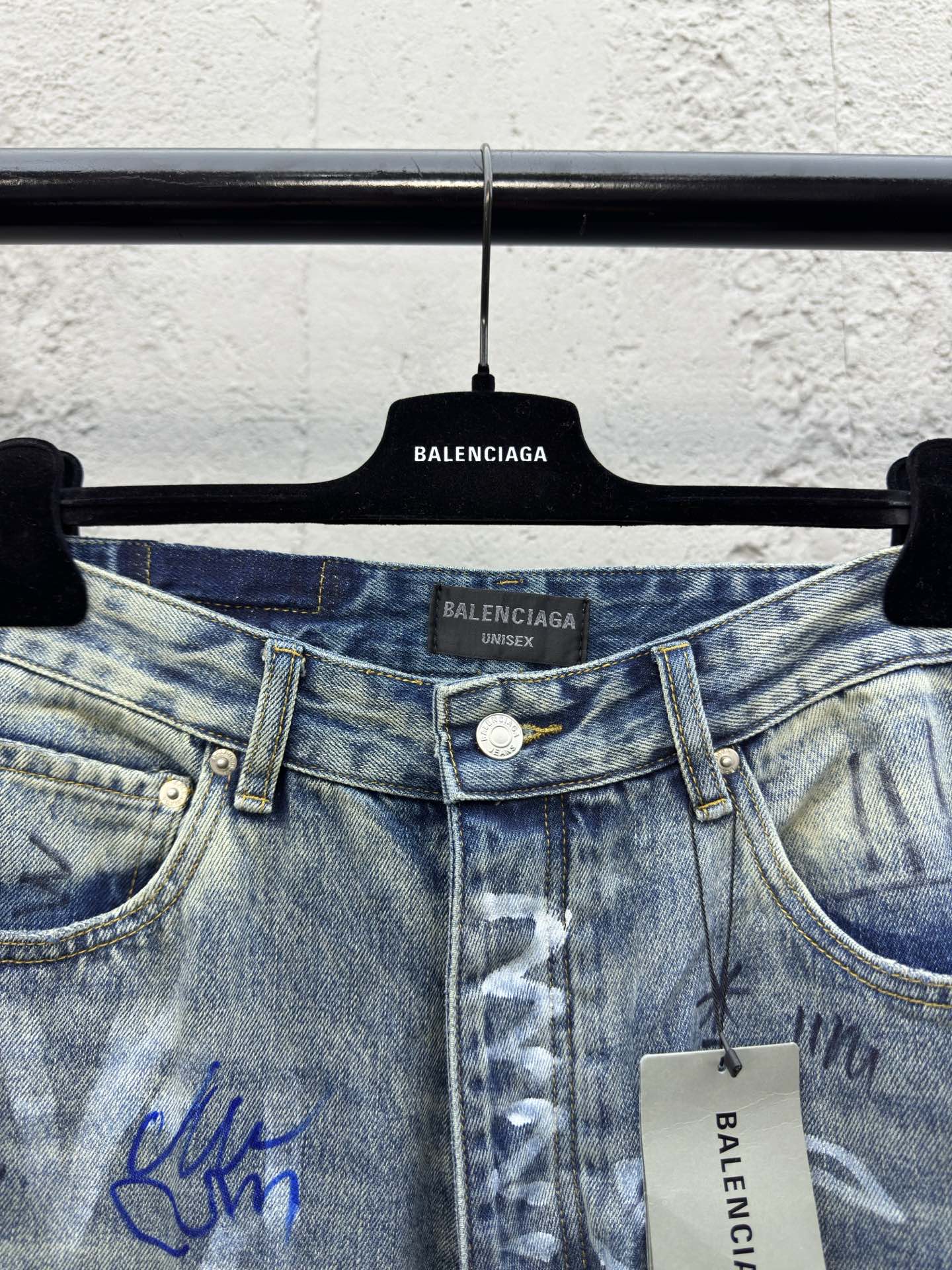 Balenciaga 涂鸦牛仔裤 3