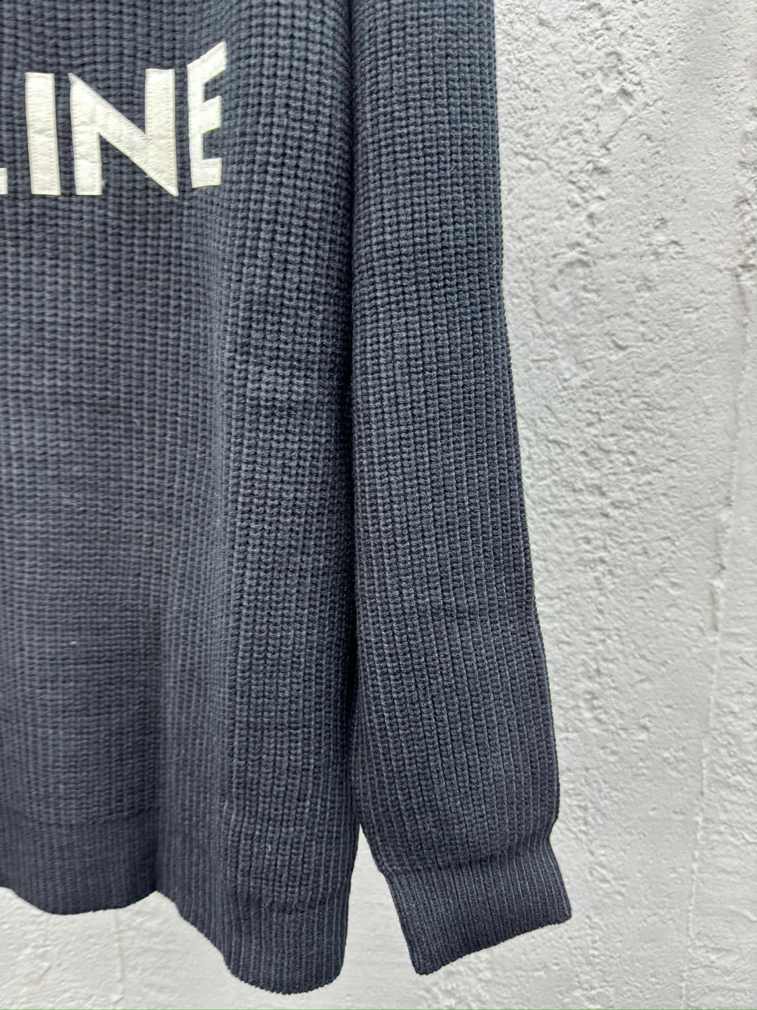 CELINE 贴布刺绣毛衣 7