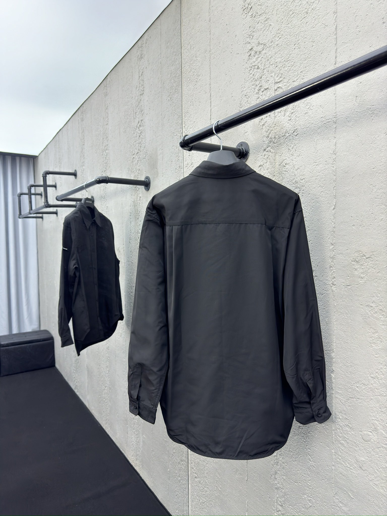 Balenciaga 硅胶徽标衬衫 2