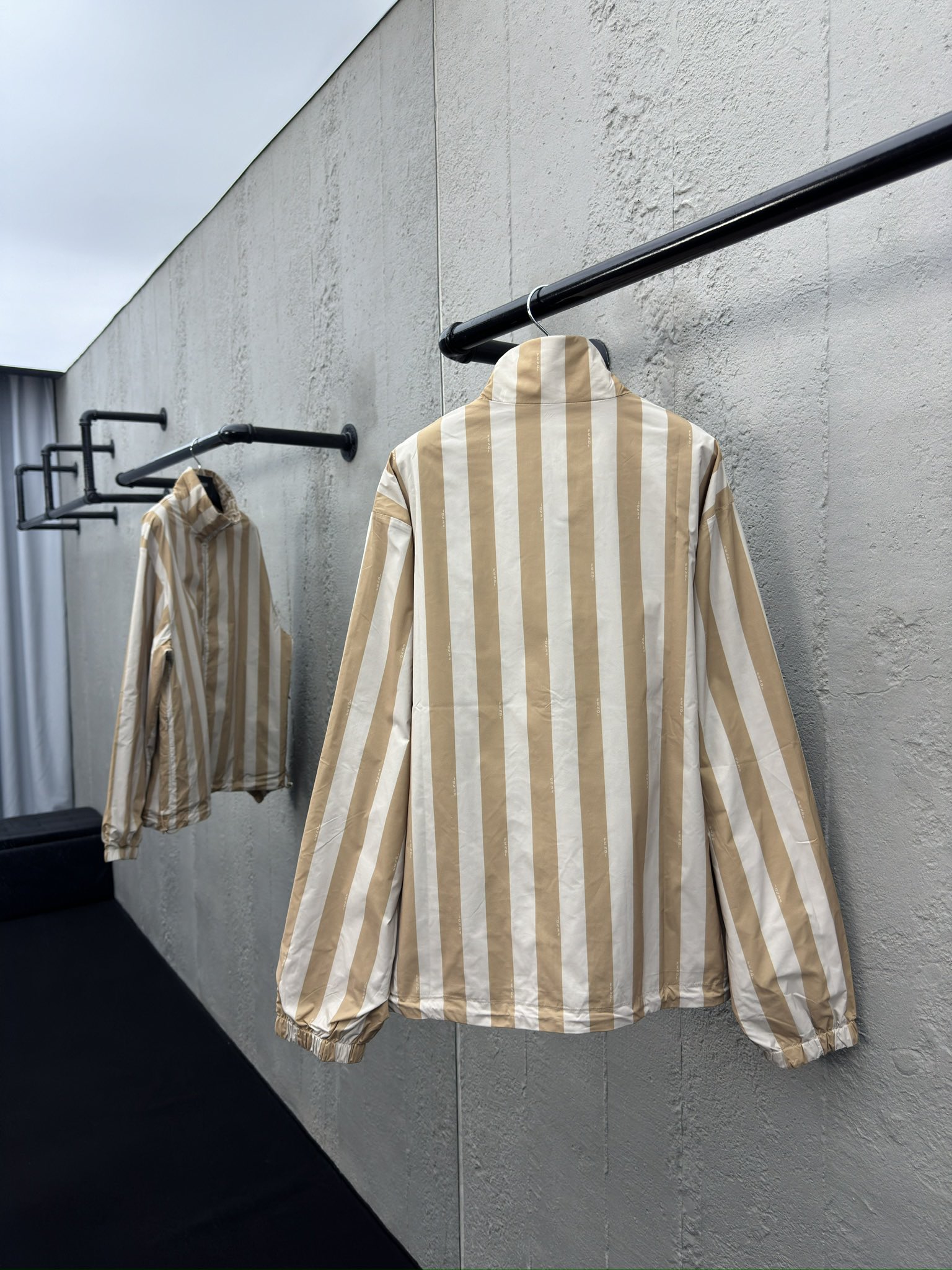 芬迪 Fendi 高级成衣风衣外套及大衣服饰 #D24F81CF 4