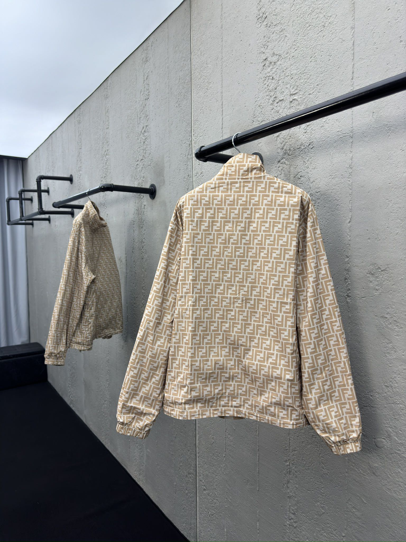 芬迪 Fendi 高级成衣风衣外套及大衣服饰 #D24F81CF 2