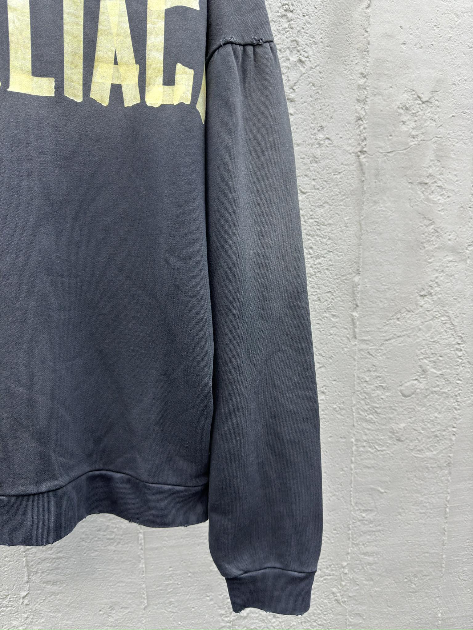 Balenciaga 美纹纸做旧渐变卫衣 7