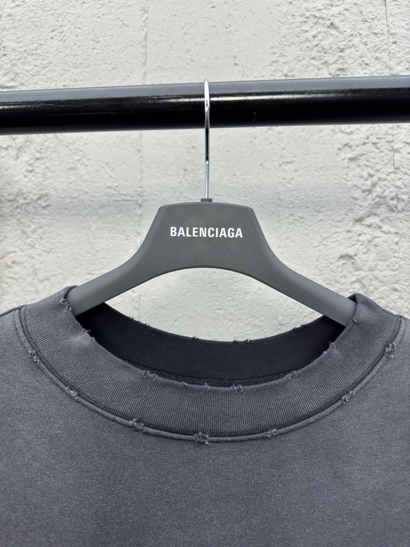 Balenciaga 美纹纸做旧渐变卫衣 3
