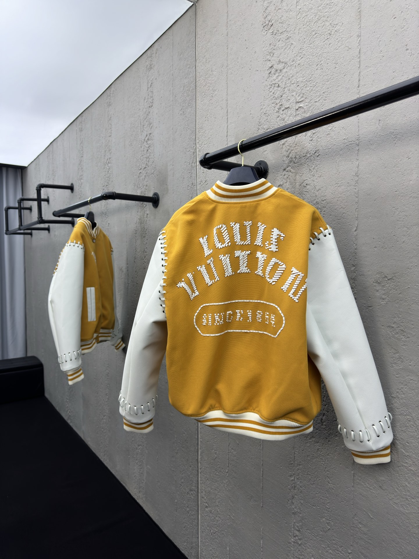 LOUIS VUITTON 缝线夹克棒球外套 2