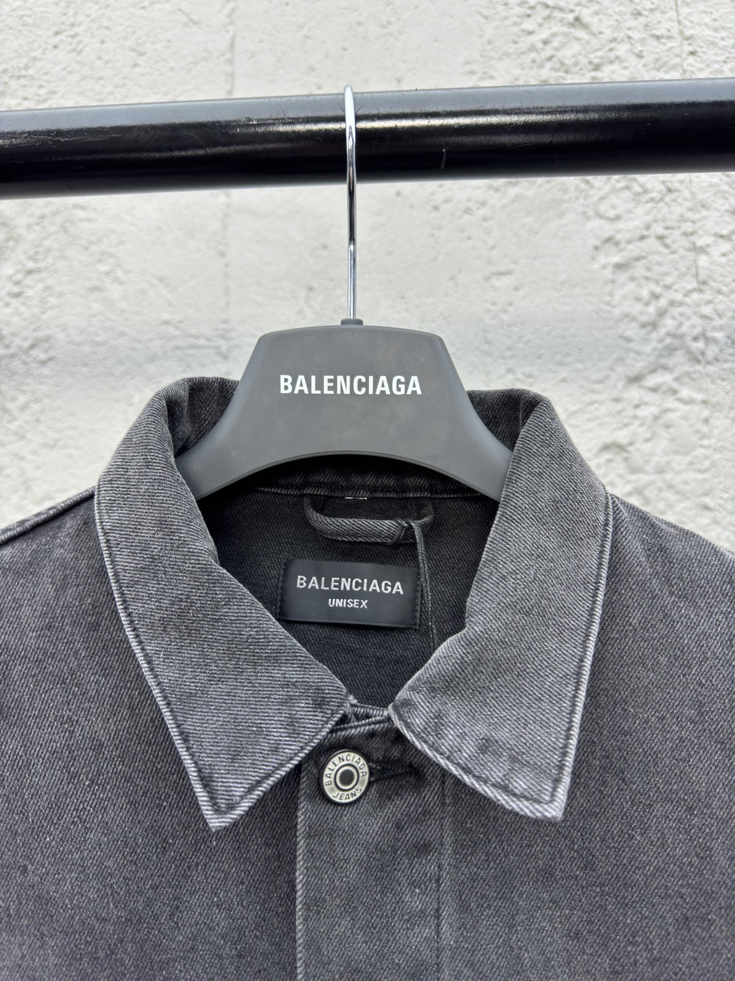Balenciaga 夜光喷绘双B牛仔外套【荧光效果 3