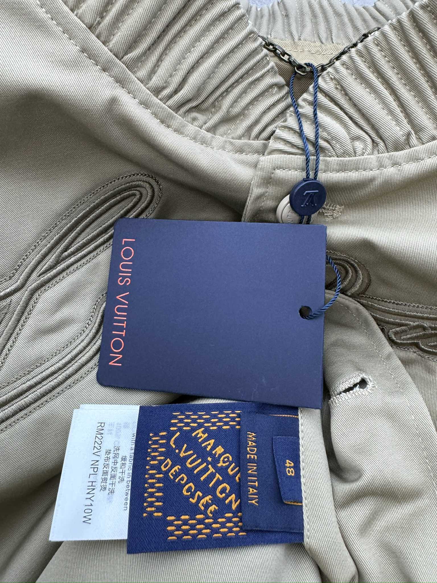 LOUIS VUITTON 斜纹标识刺绣飞行员夹克外套 9