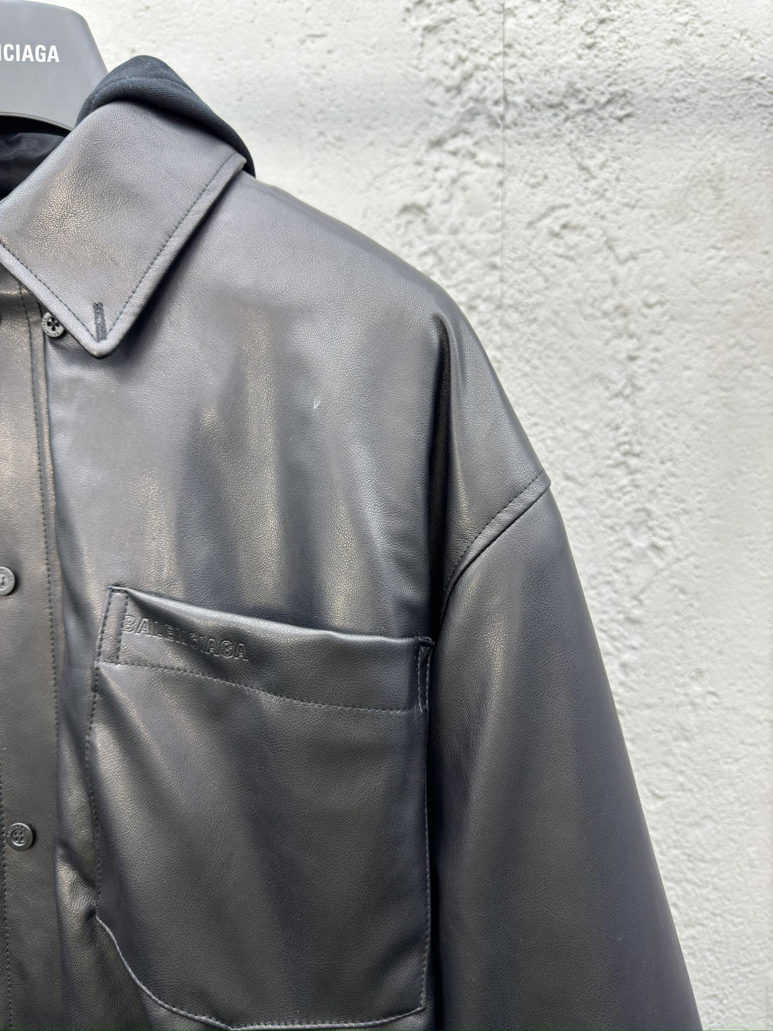 Balenciaga 派克兜帽皮衣 5