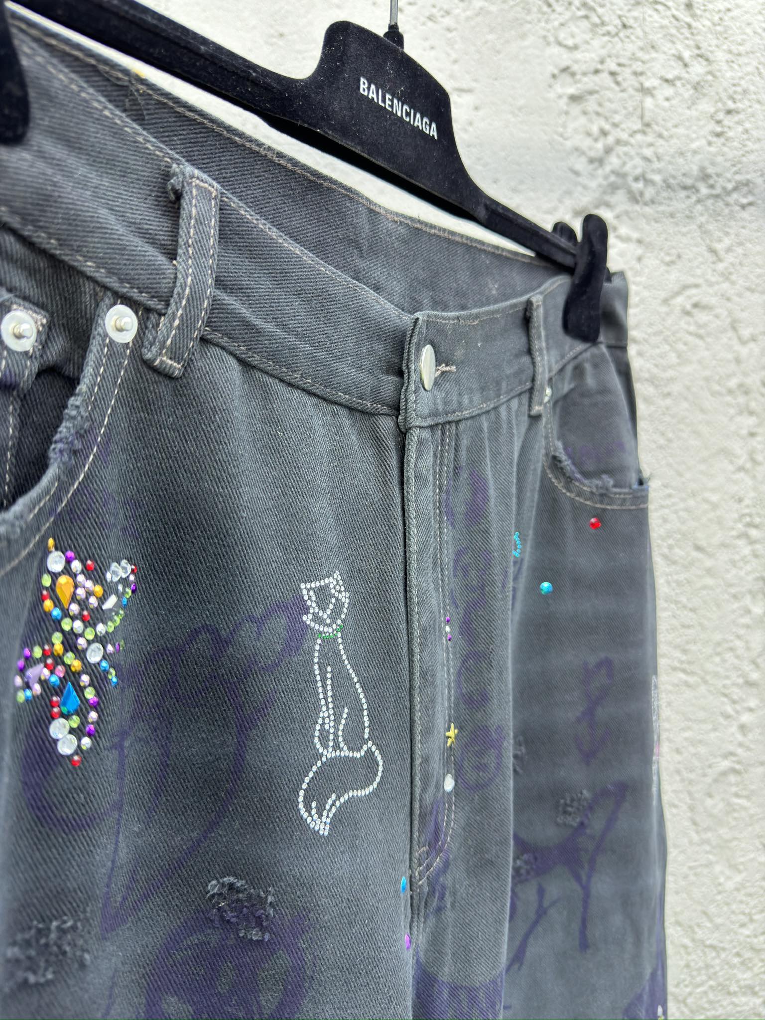 Balenciaga 水钻破洞牛仔裤 8