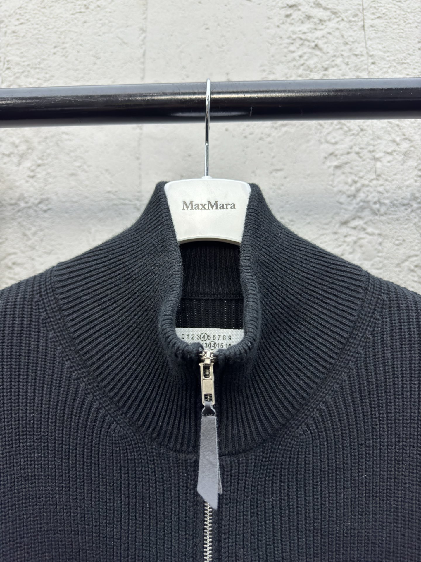 Maison Margiela 立领拉链针织外套 3