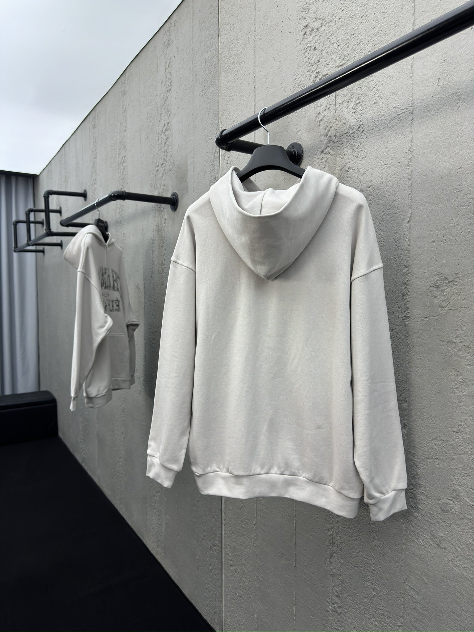 Balenciaga 模糊字母拉链外套 2