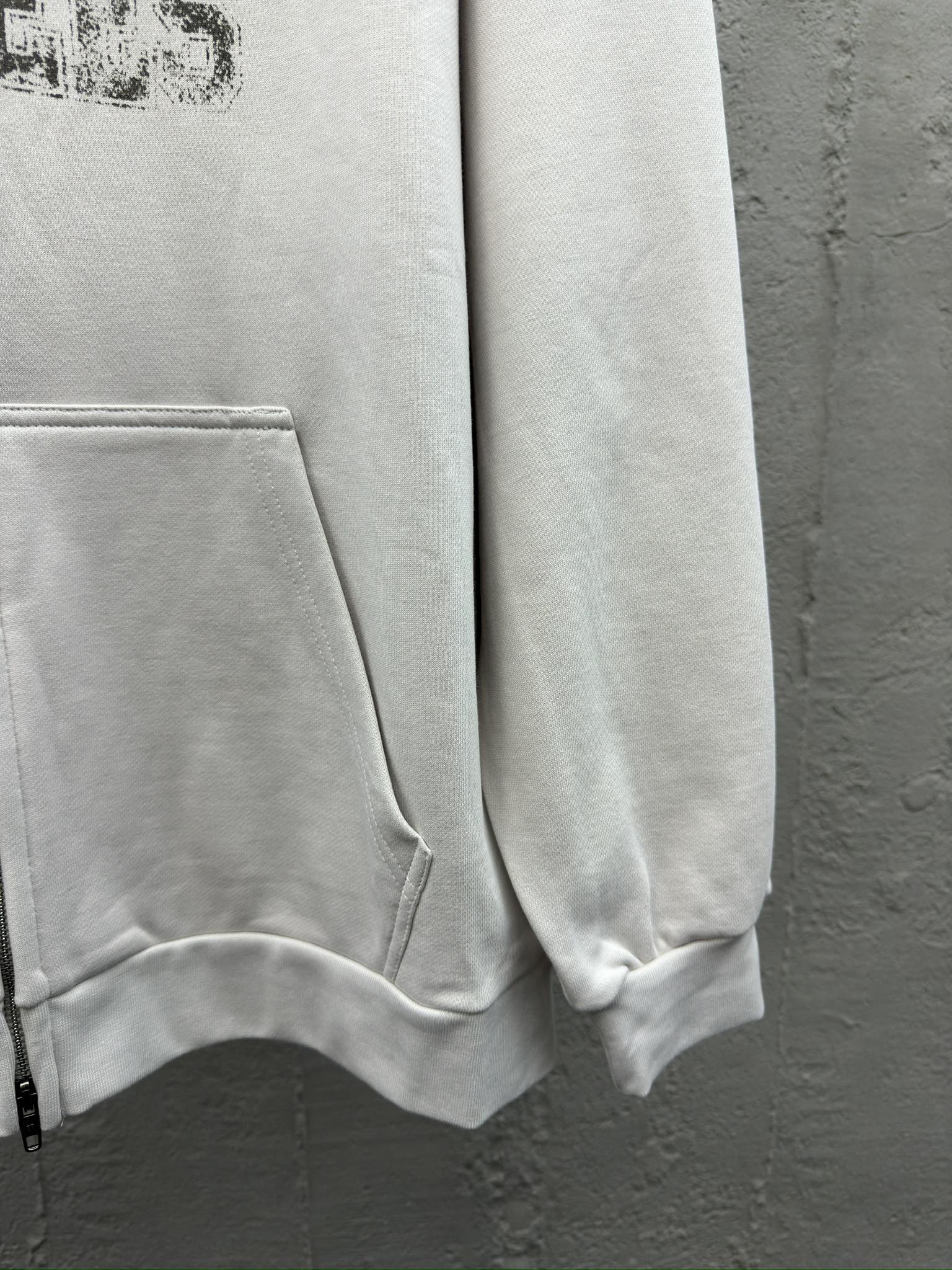Balenciaga 模糊字母拉链外套 7