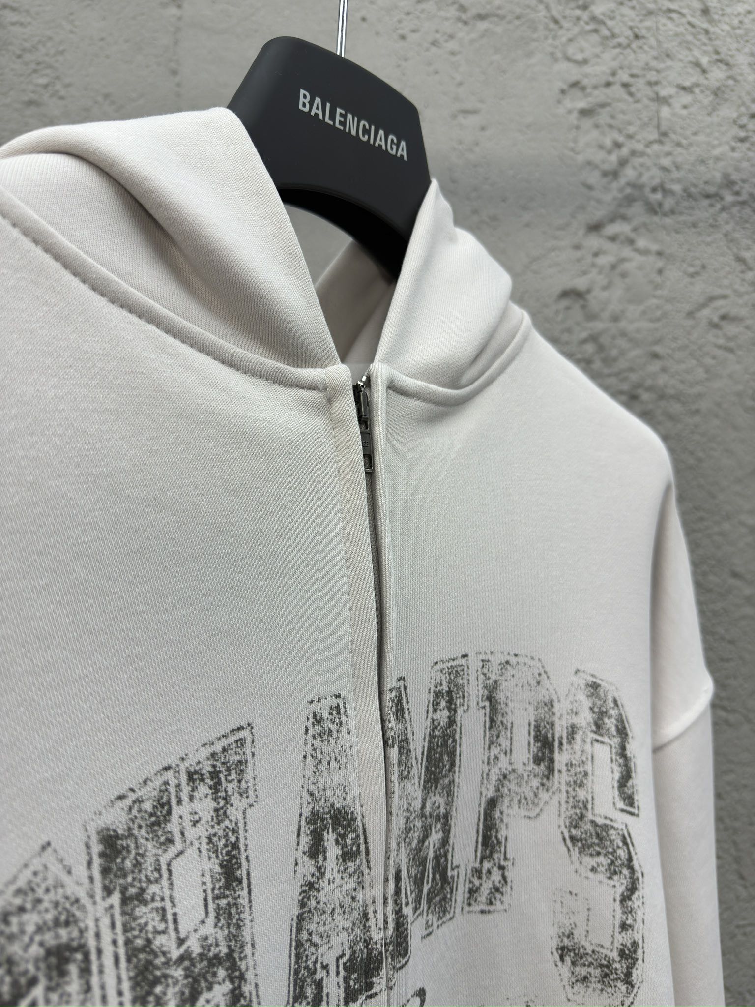 Balenciaga 模糊字母拉链外套 8