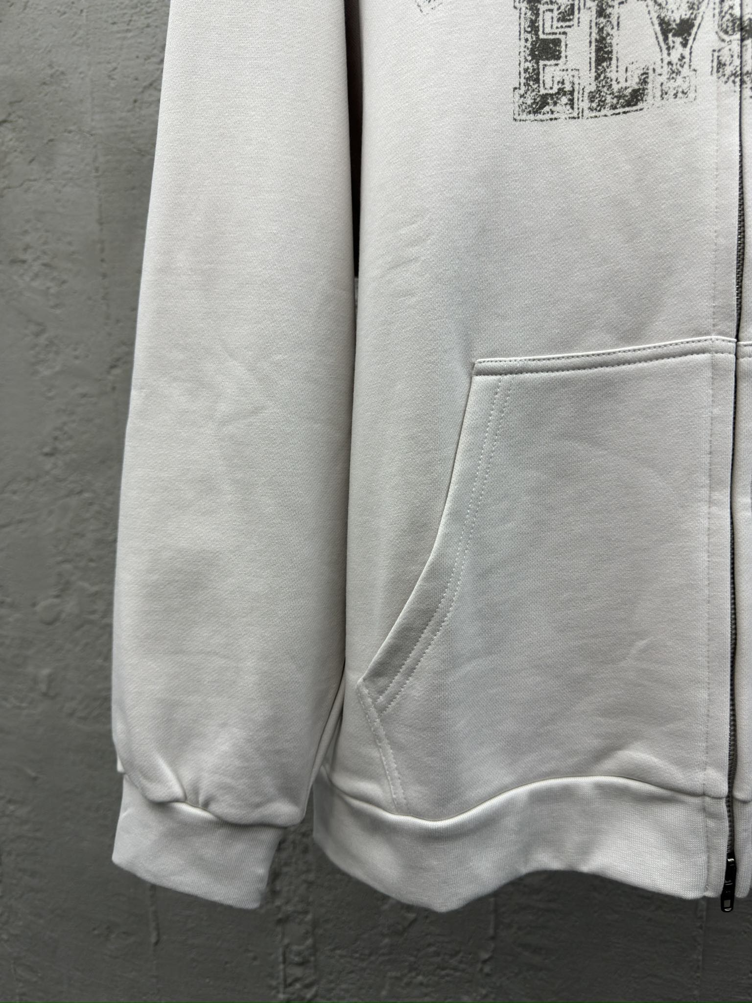 Balenciaga 模糊字母拉链外套 6
