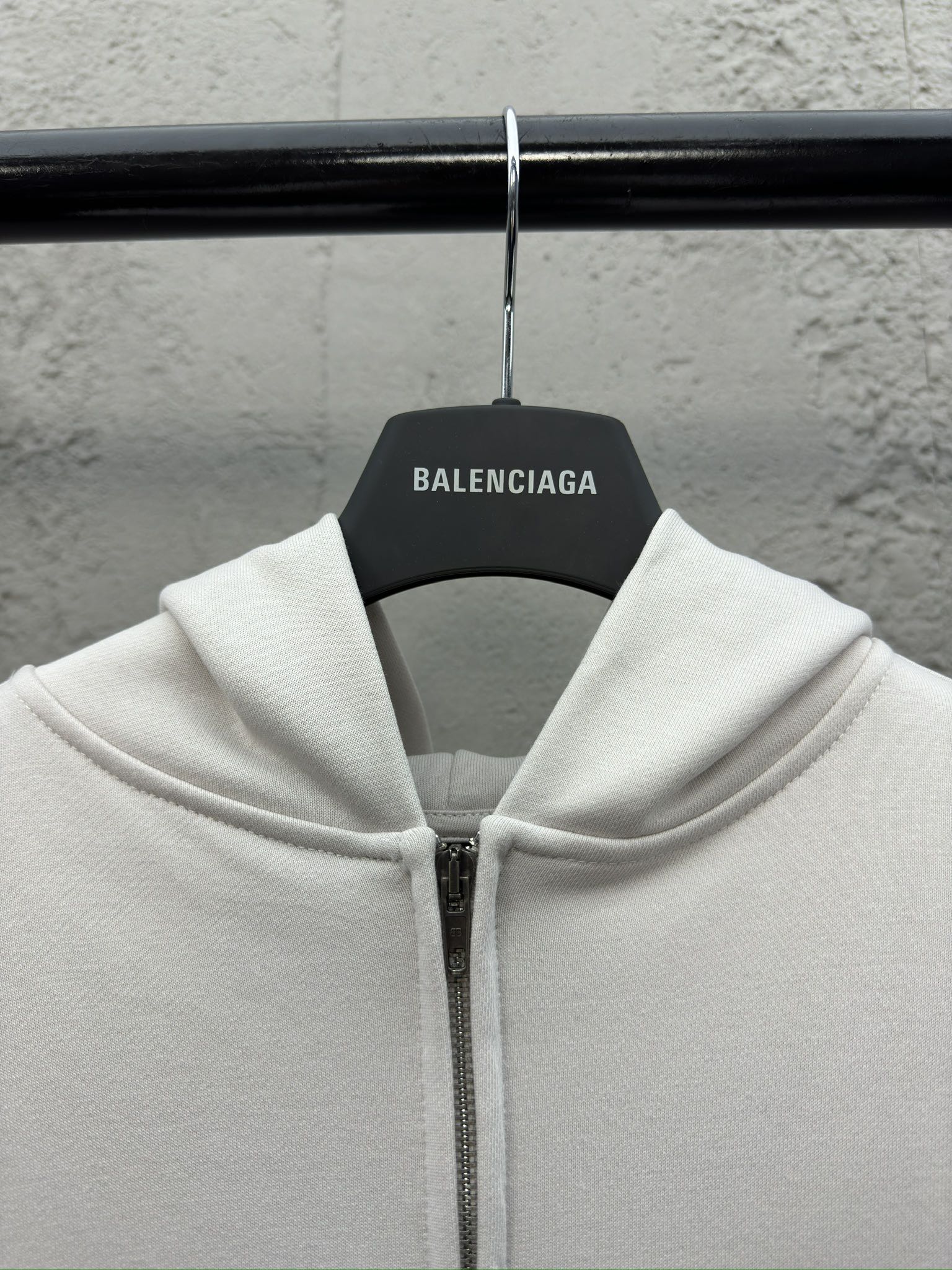 Balenciaga 模糊字母拉链外套 3