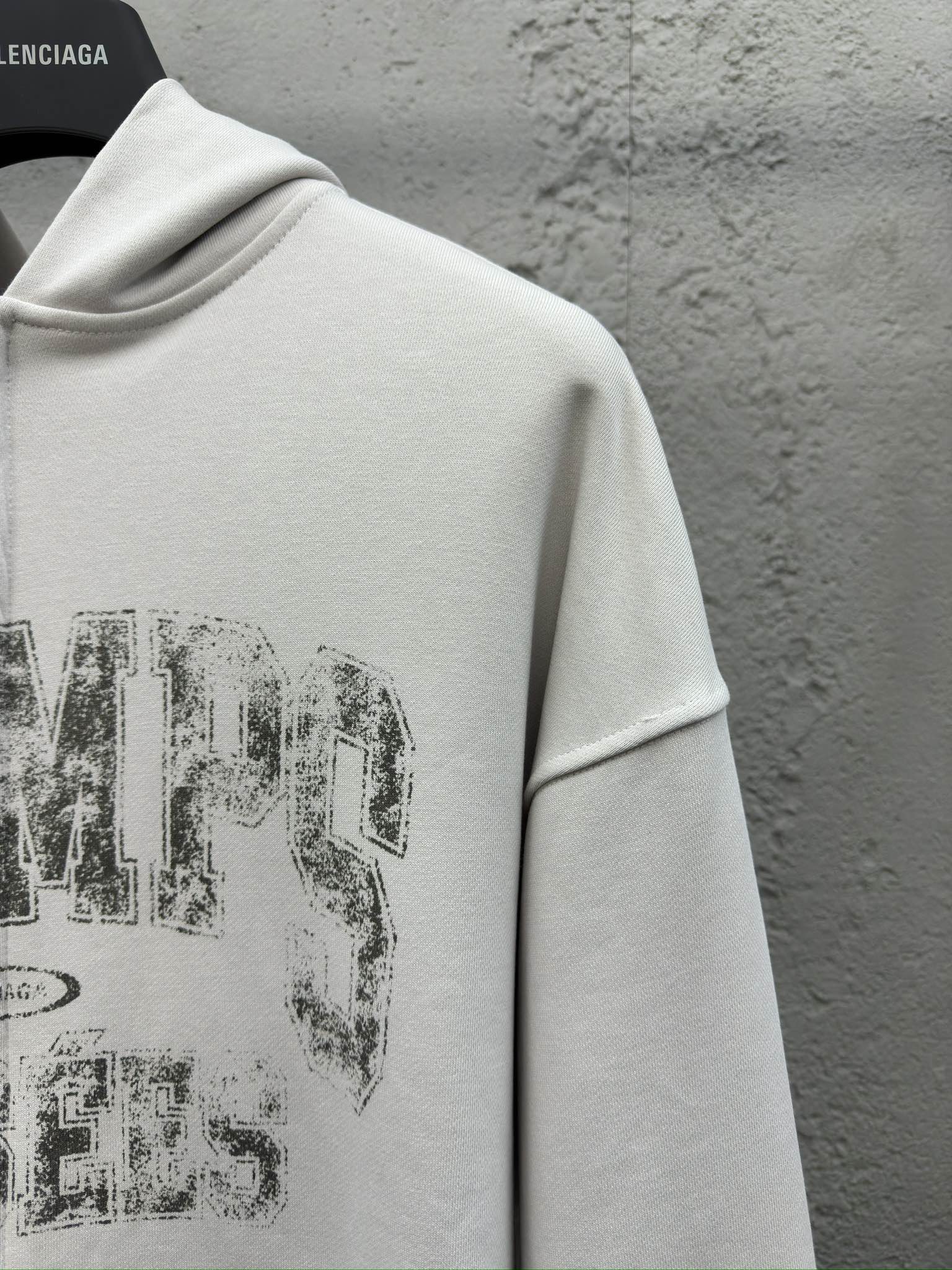 Balenciaga 模糊字母拉链外套 5